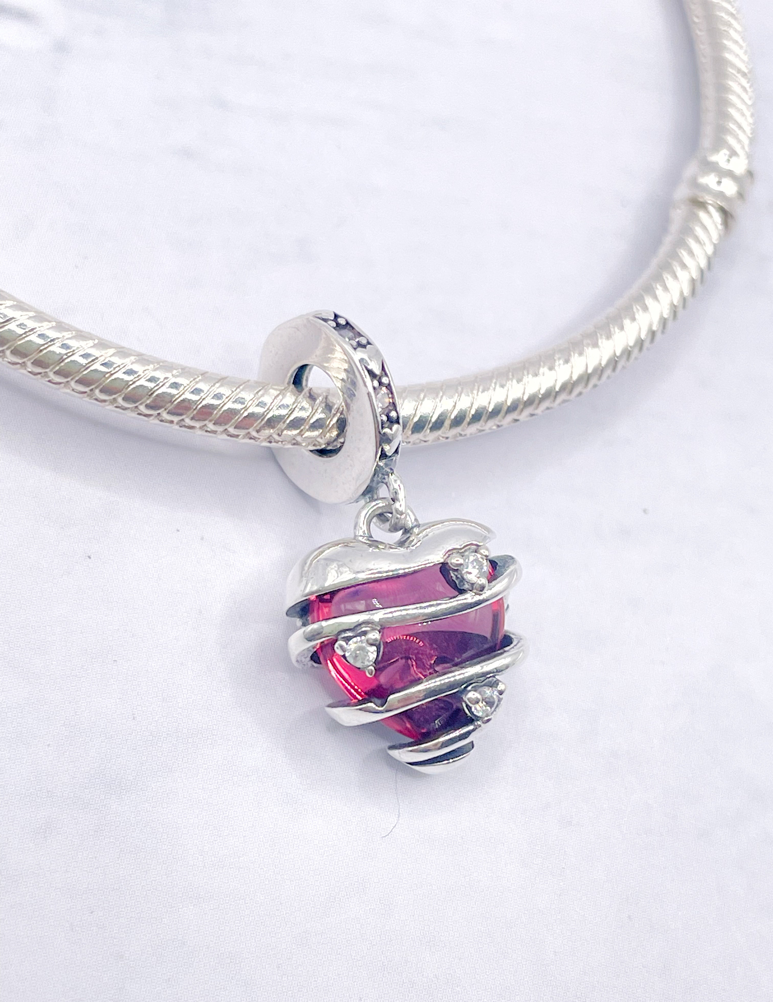 Corazón piedra fucsia