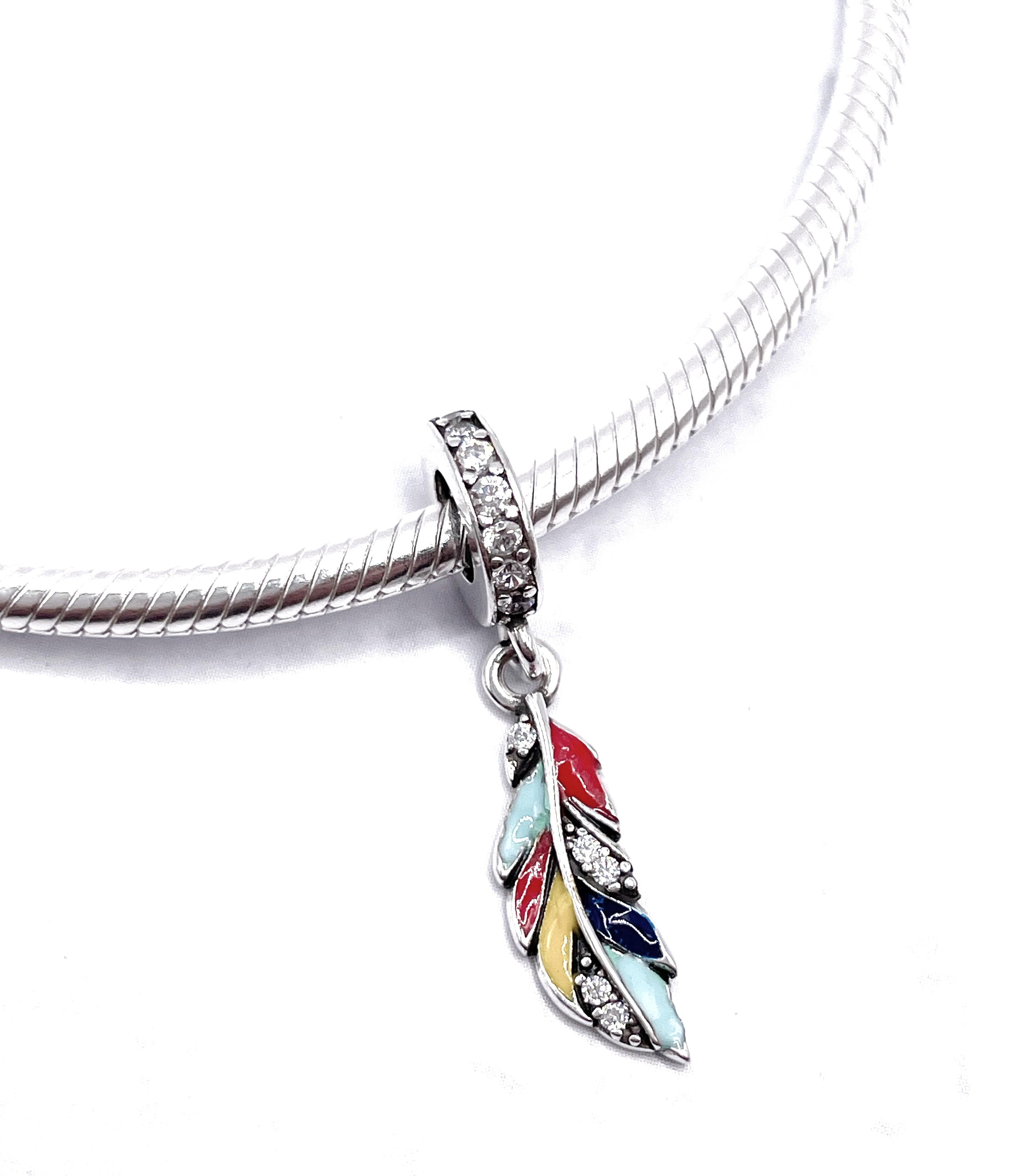 Pluma con circonias