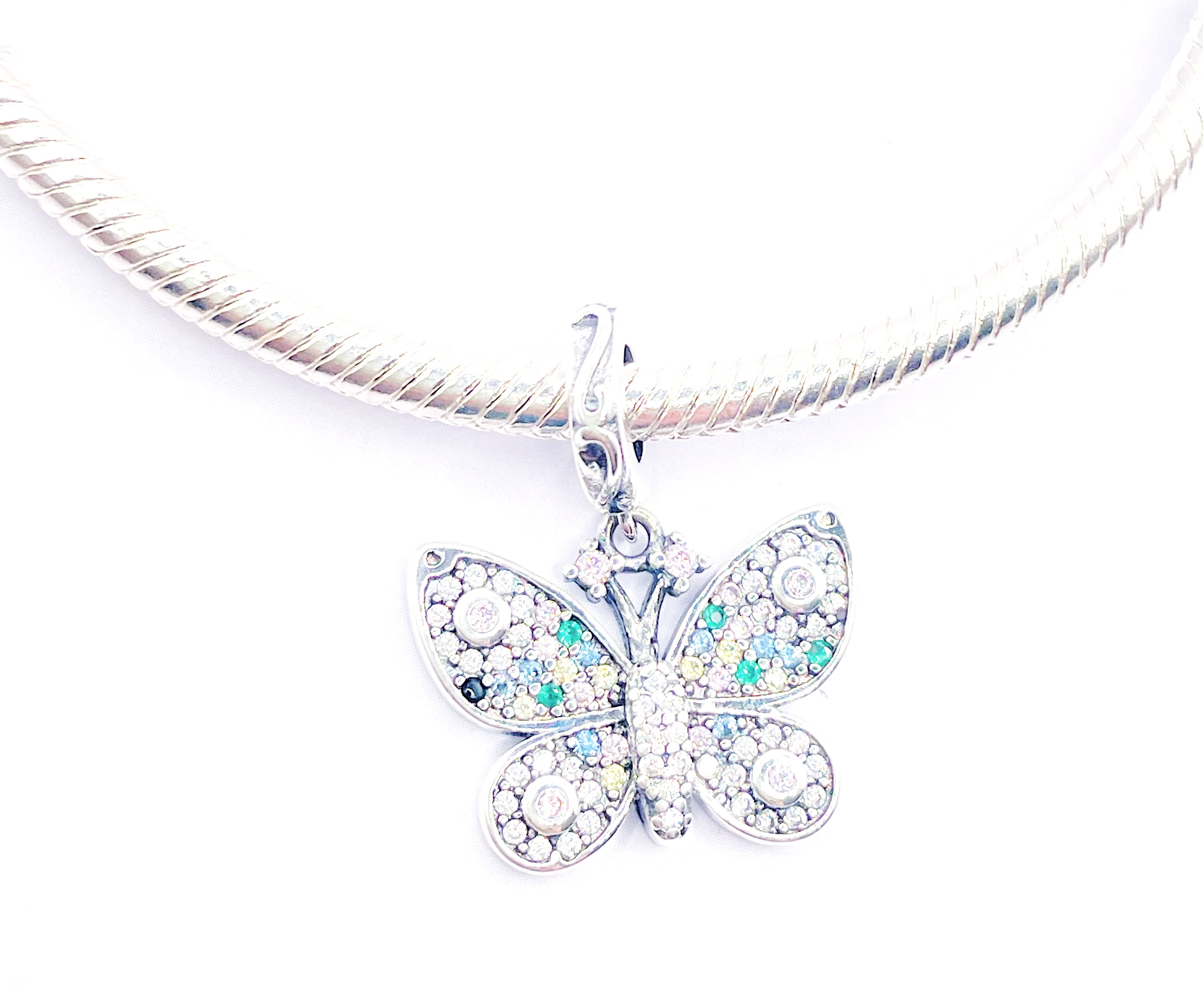 Mariposa chata con circonias pastel