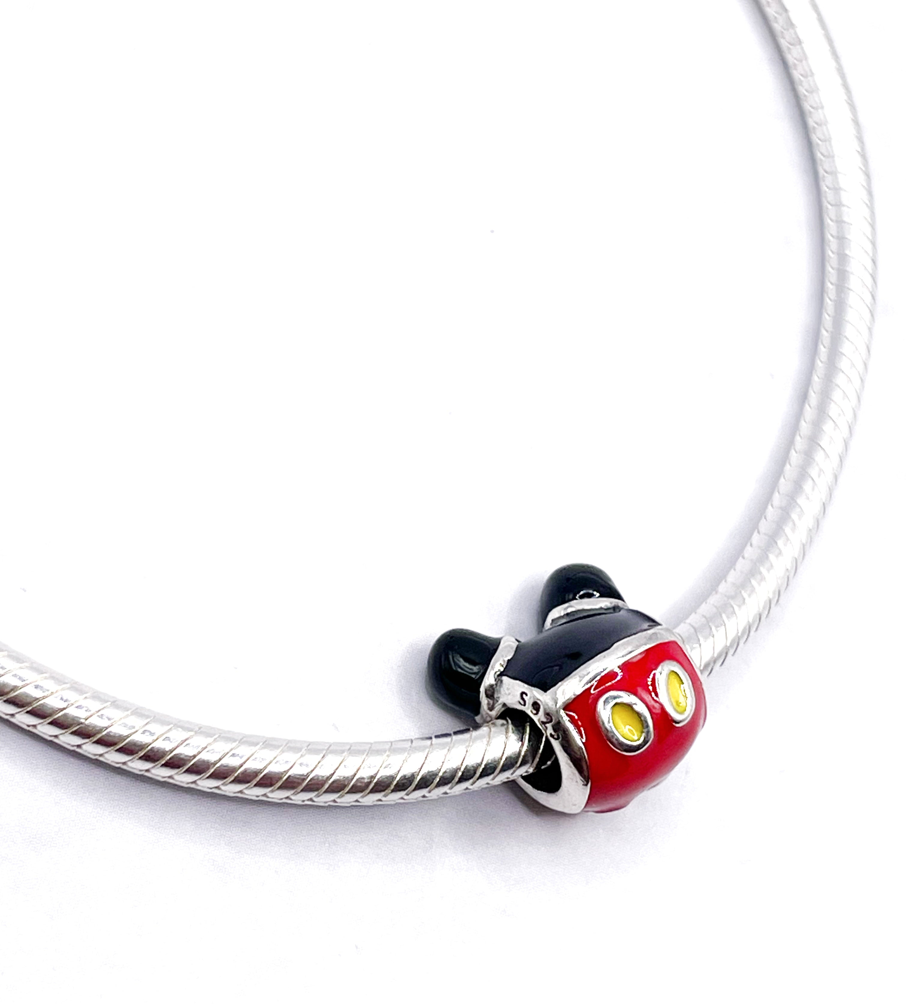 Charm Mickey ropa y orejas