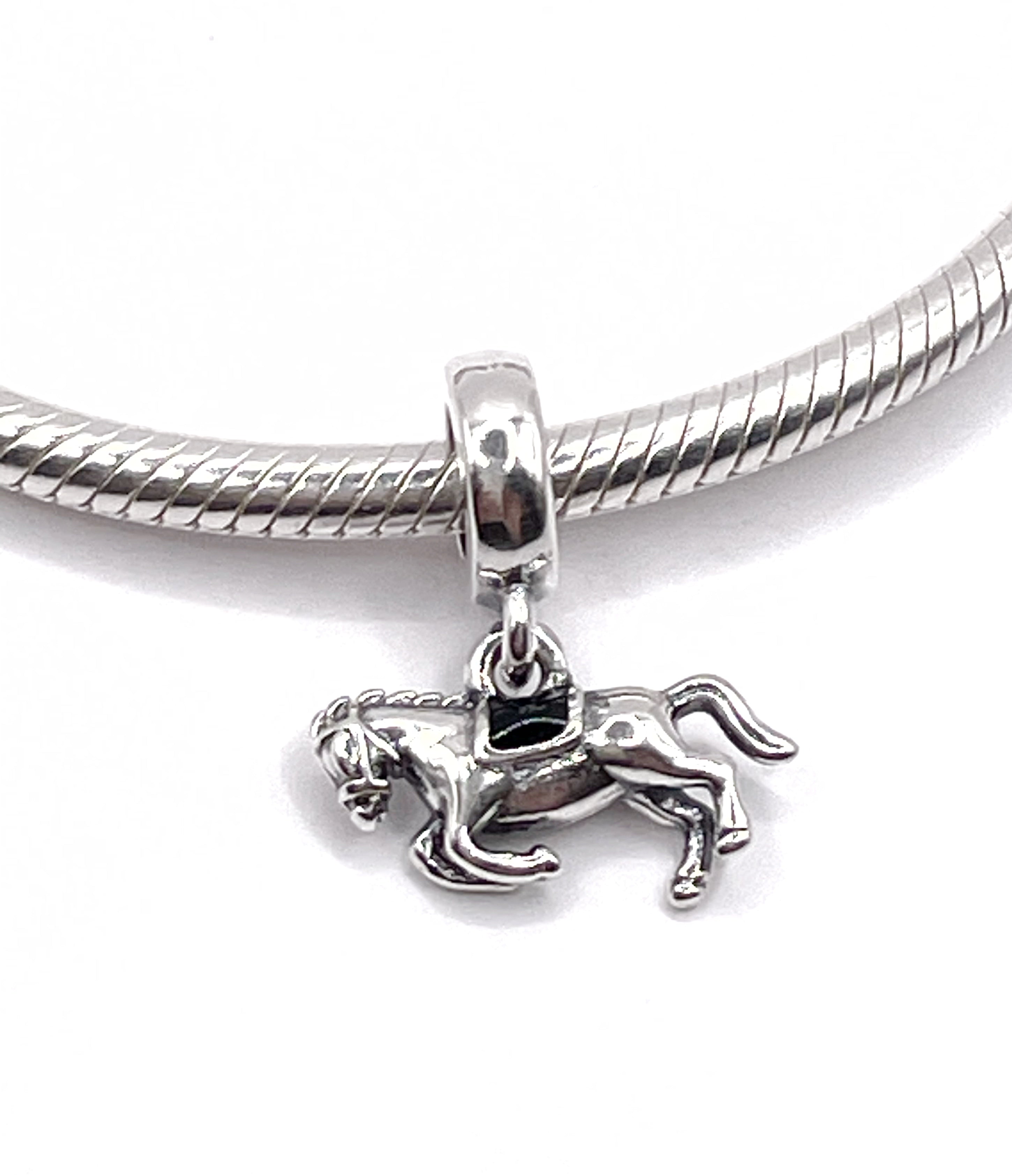 Charm Caballo con montura