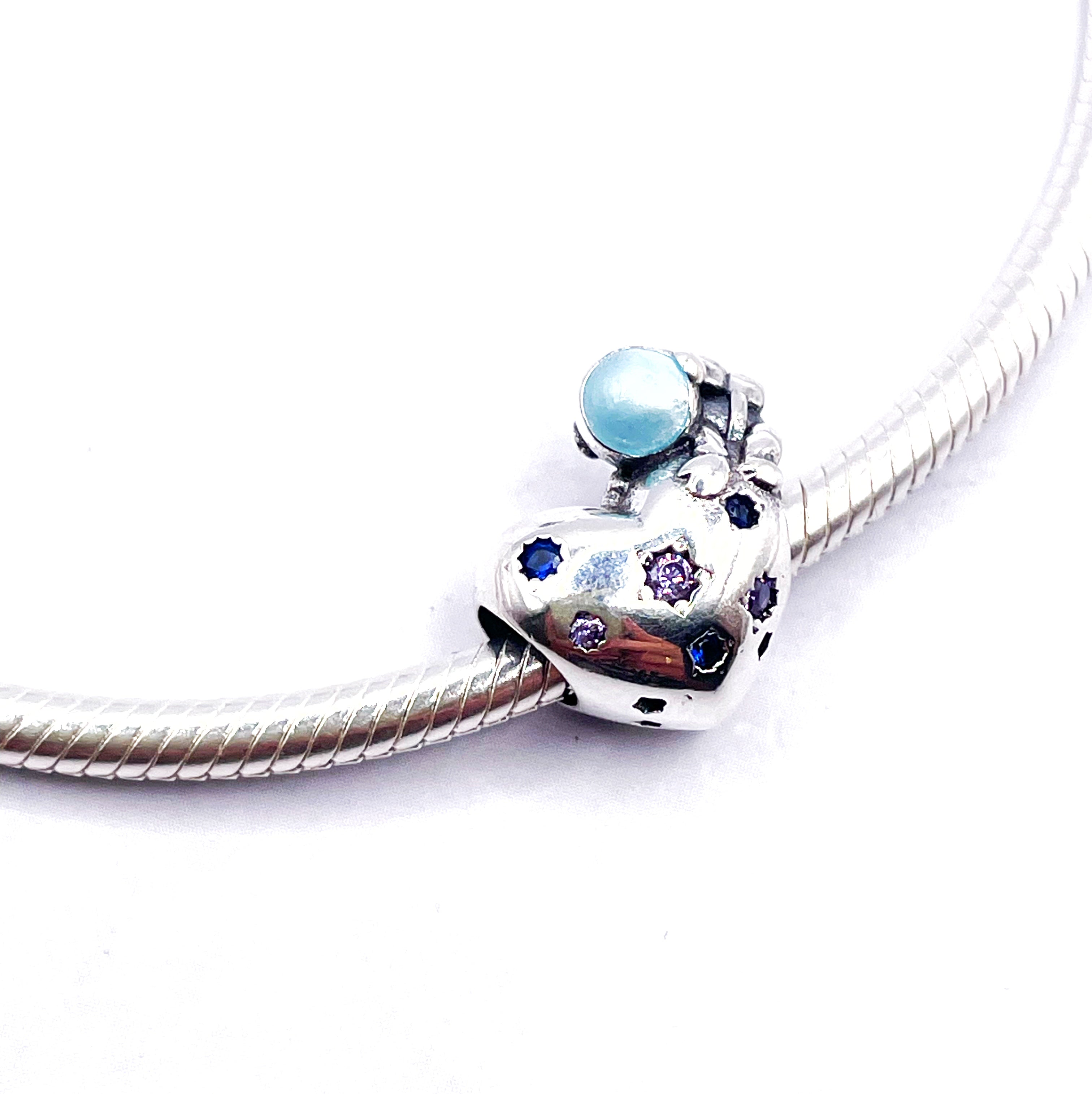 Charm Astronauta en Luna corazón