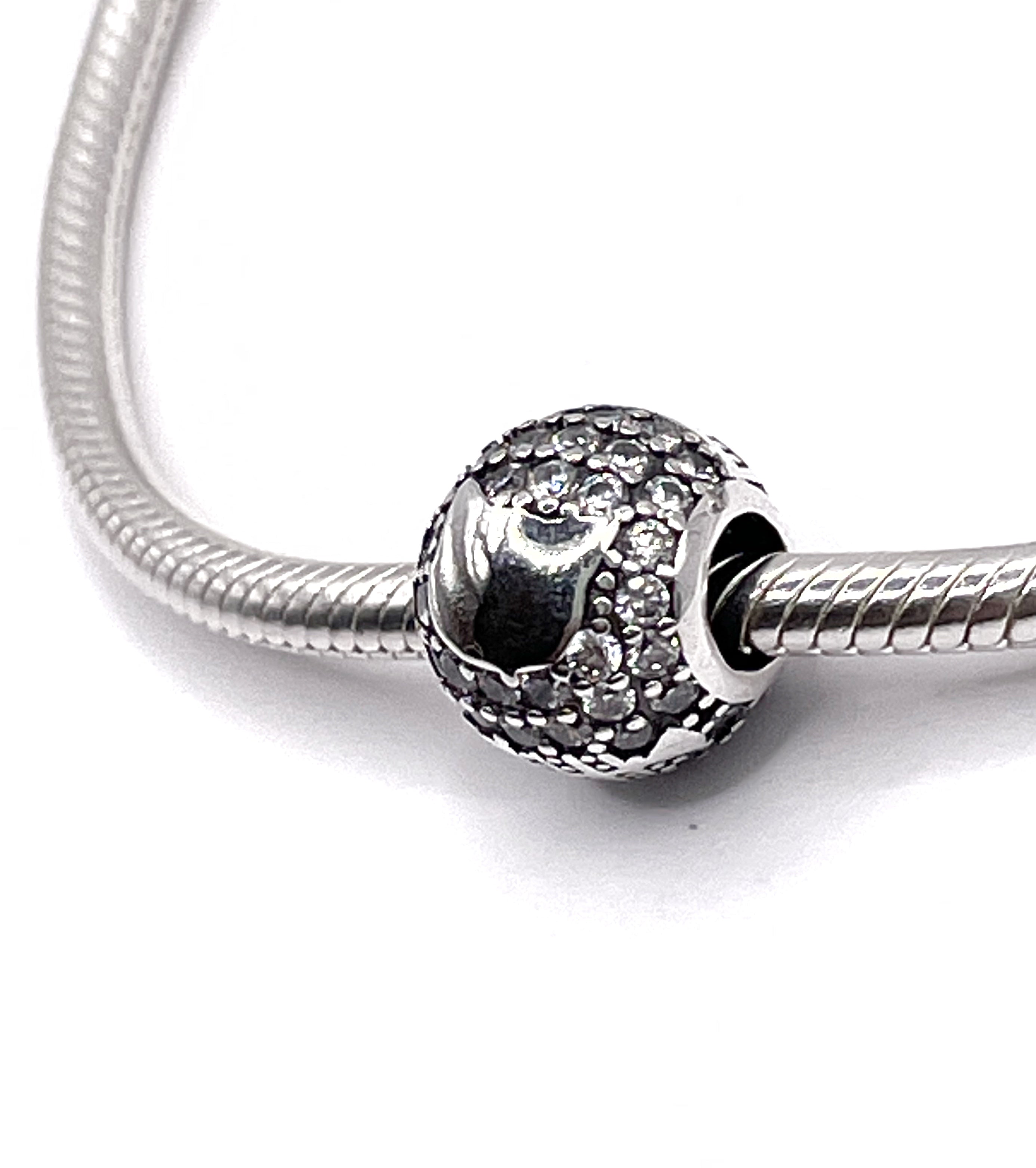 Charm Bolita “Mamá gato” con circonias blancas