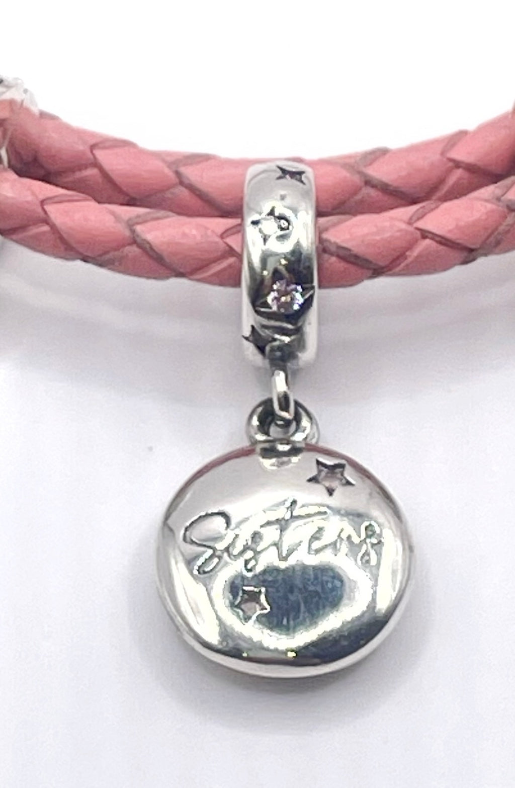 Charm medalla “Hermanas” con leyenda interior