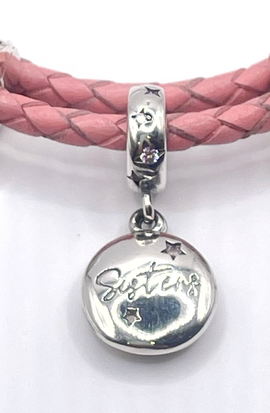 Charm medalla “Hermanas” con leyenda interior