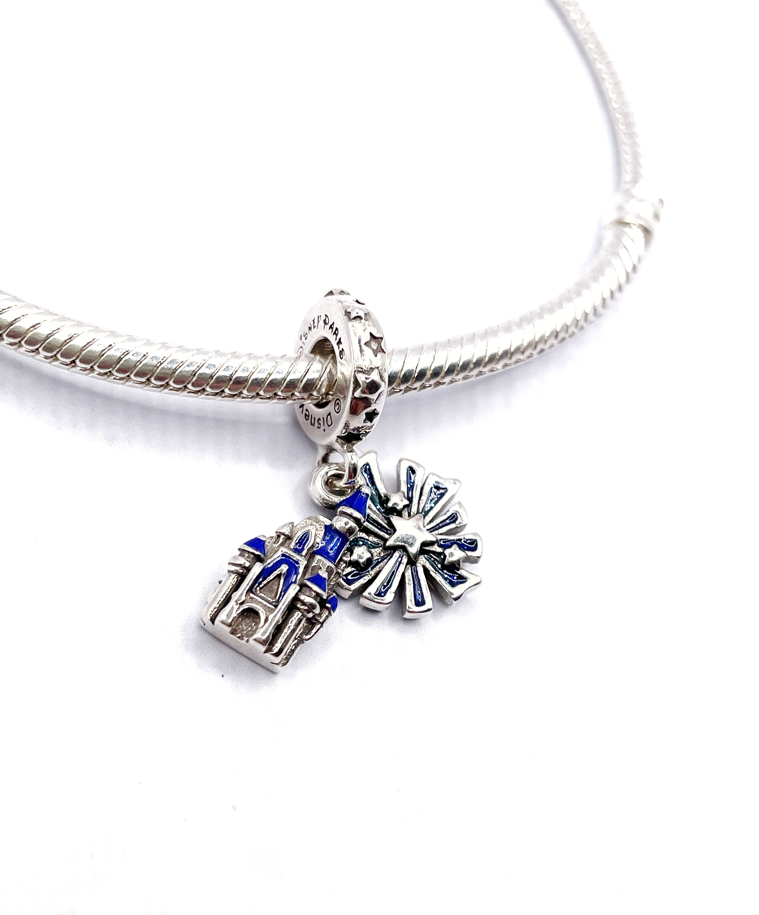 Charm Castillo fuegos artificiales