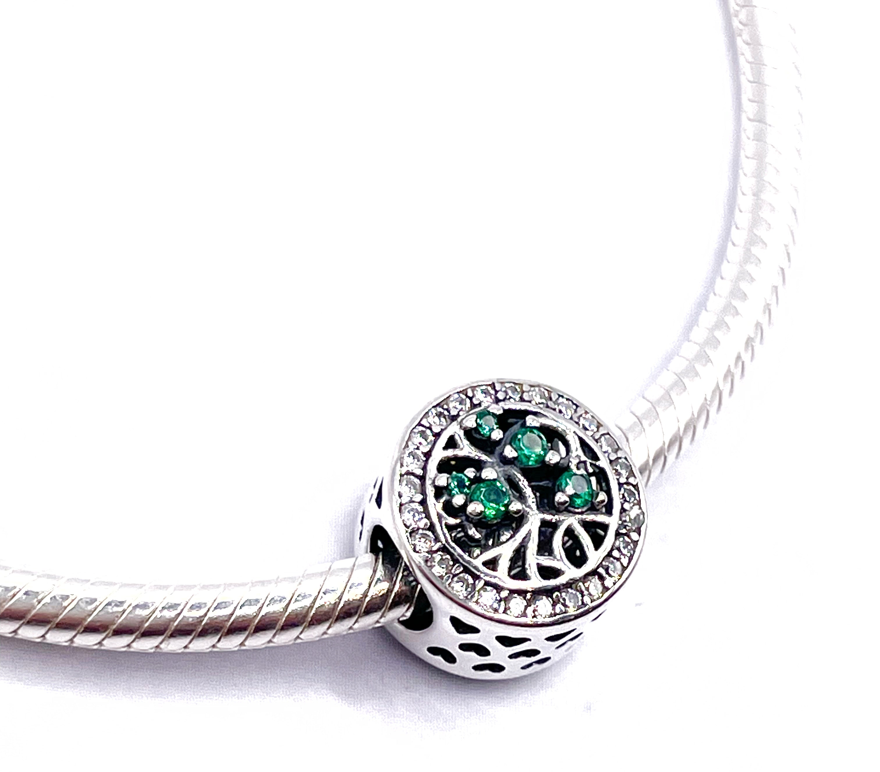 Charm Árbol de la vida con raíces