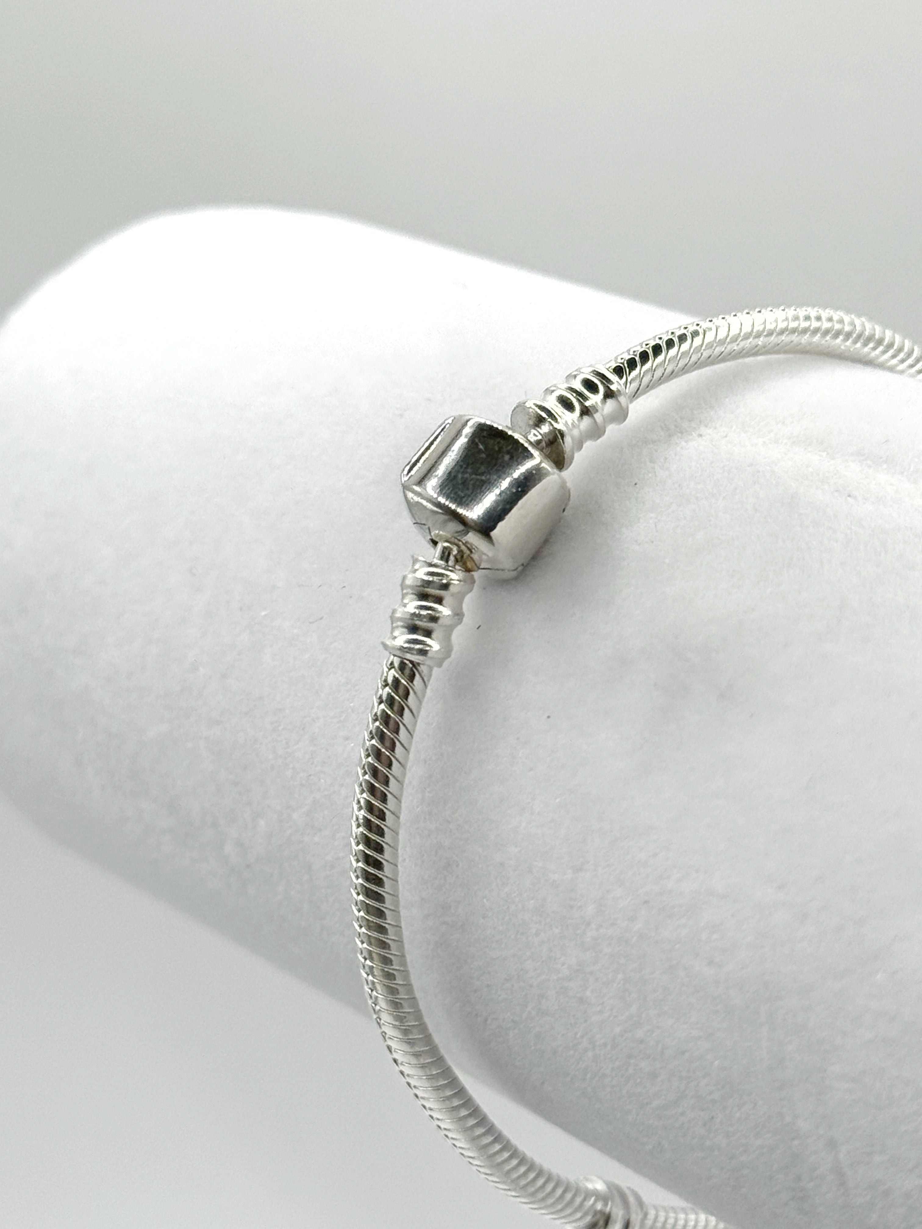 Pulsera flexible broche barril liso