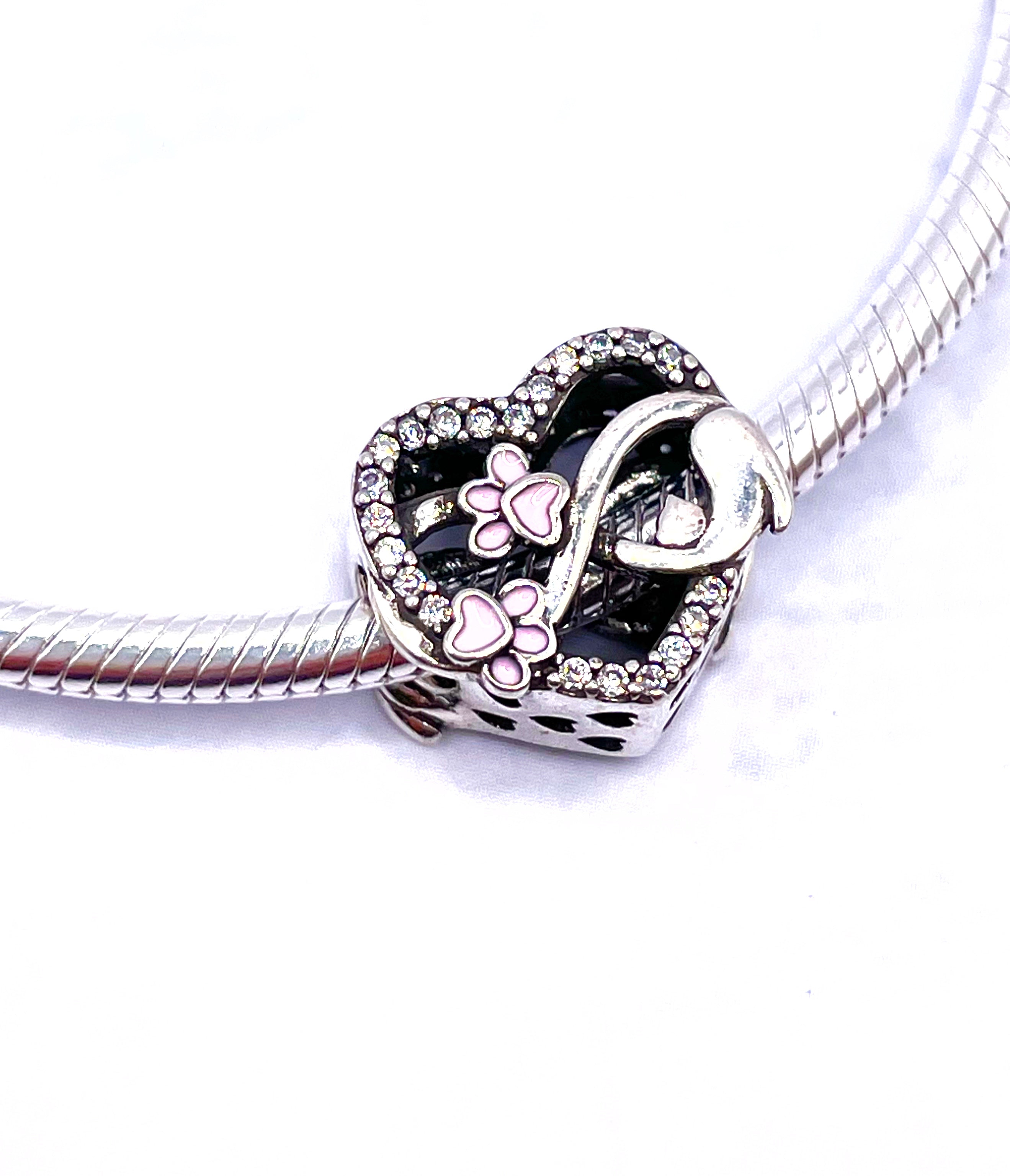 Charm Corazón con gatito y huellitas