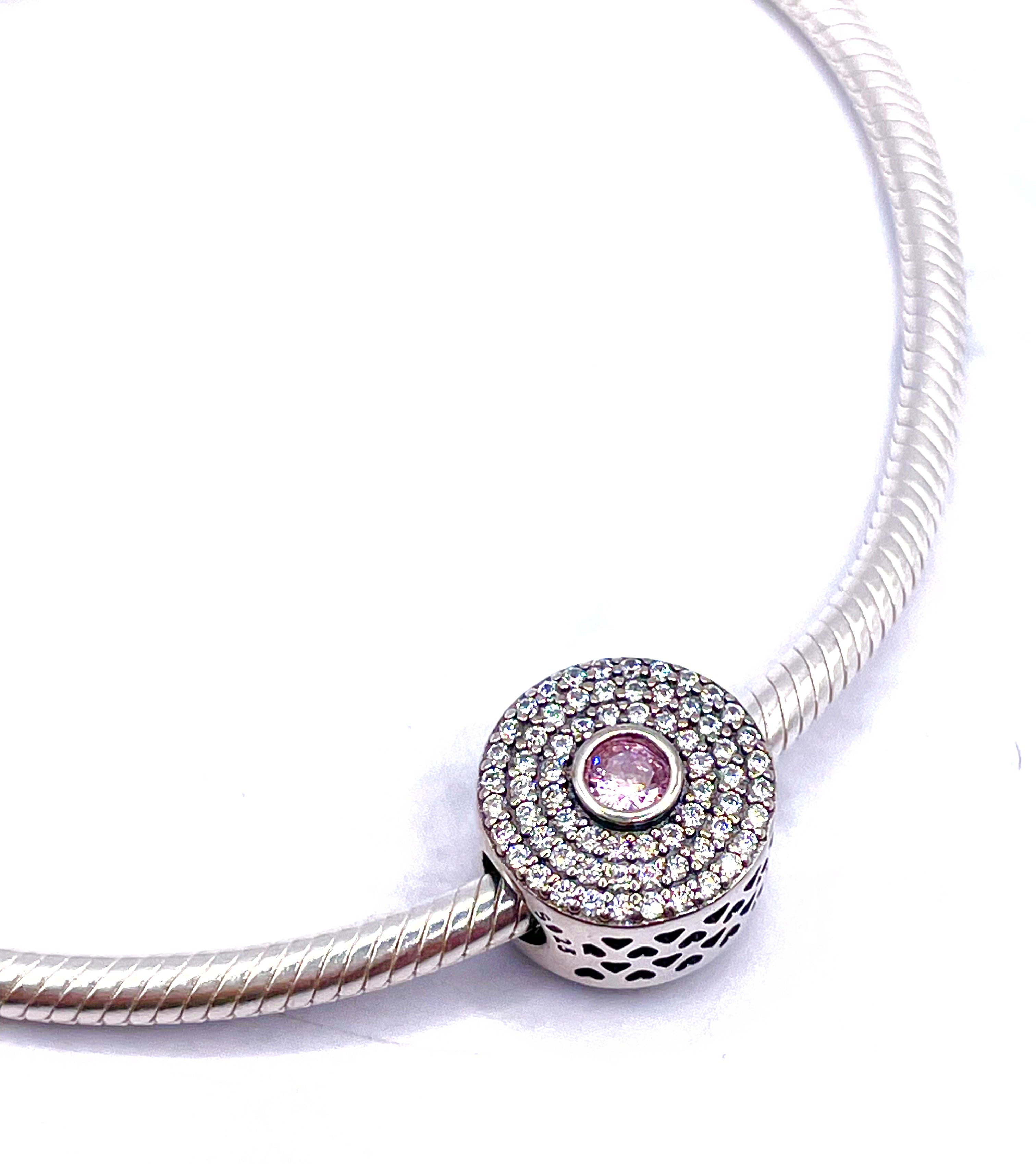 Charm Círculos concéntricos de circonias en pavé - rosado