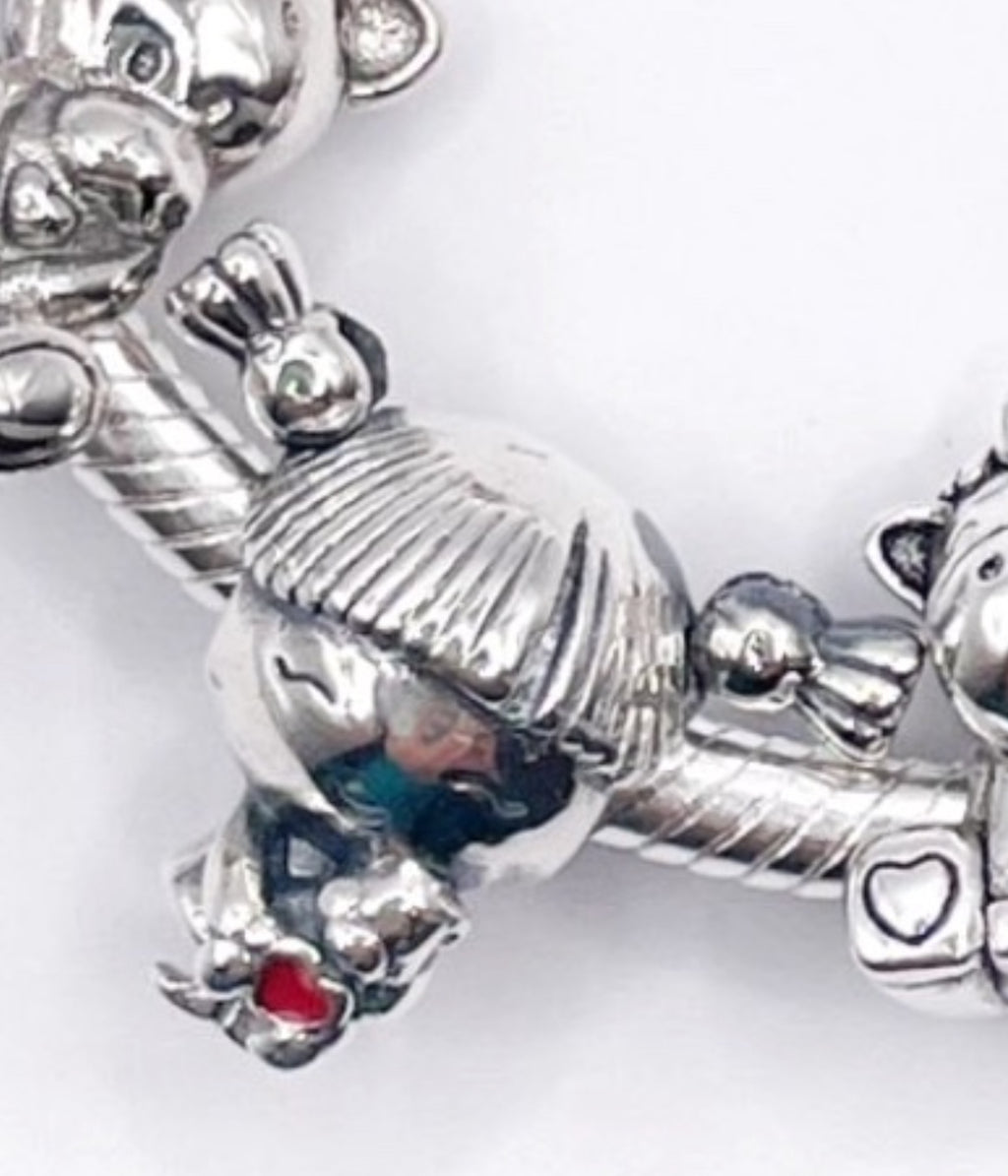 Charm Niña con osito y corazón