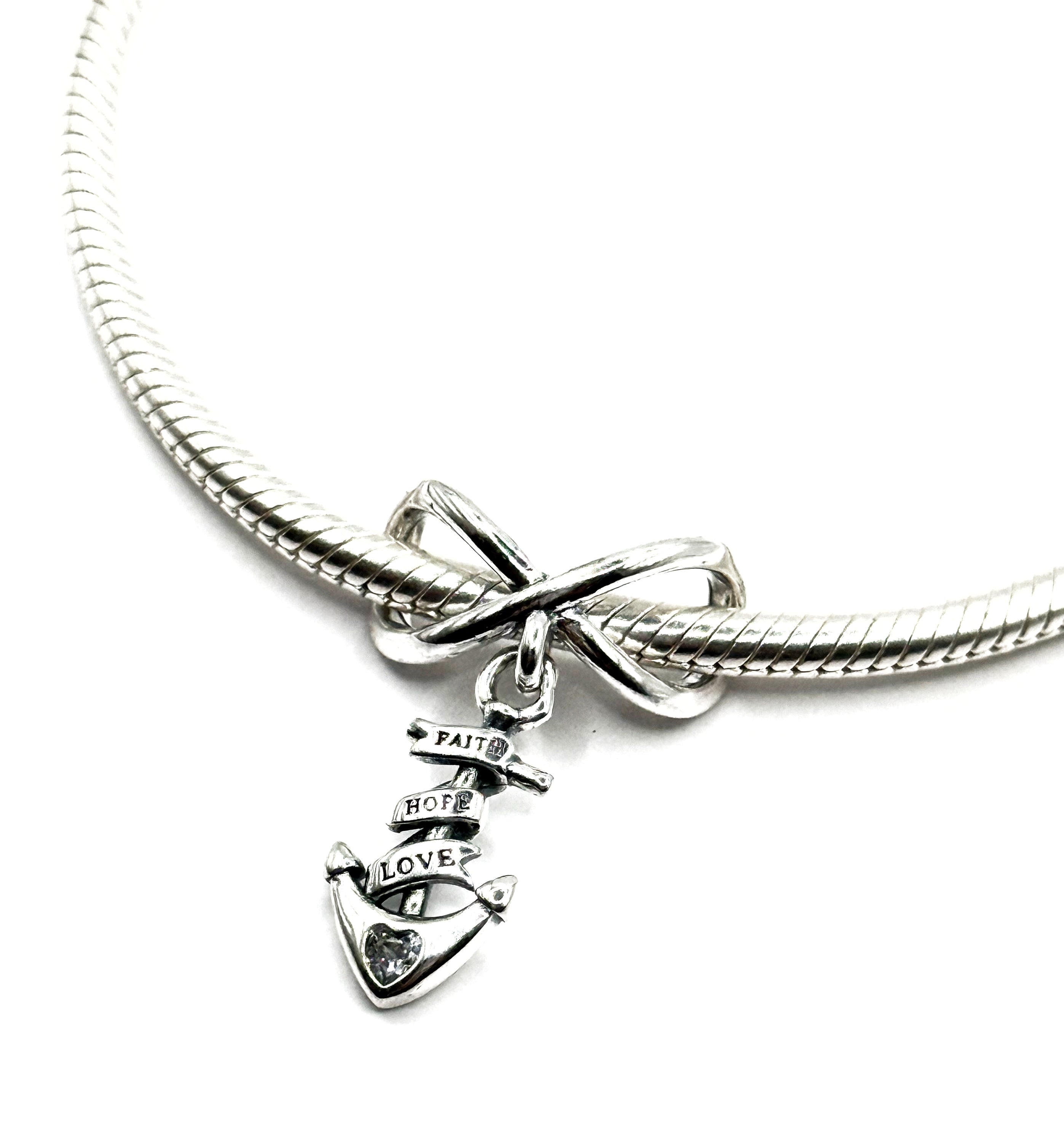 Charm Infinito ancla: Fe, Esperanza, Amor