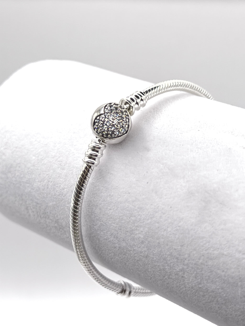 Pulsera flexible broche bolita corazón