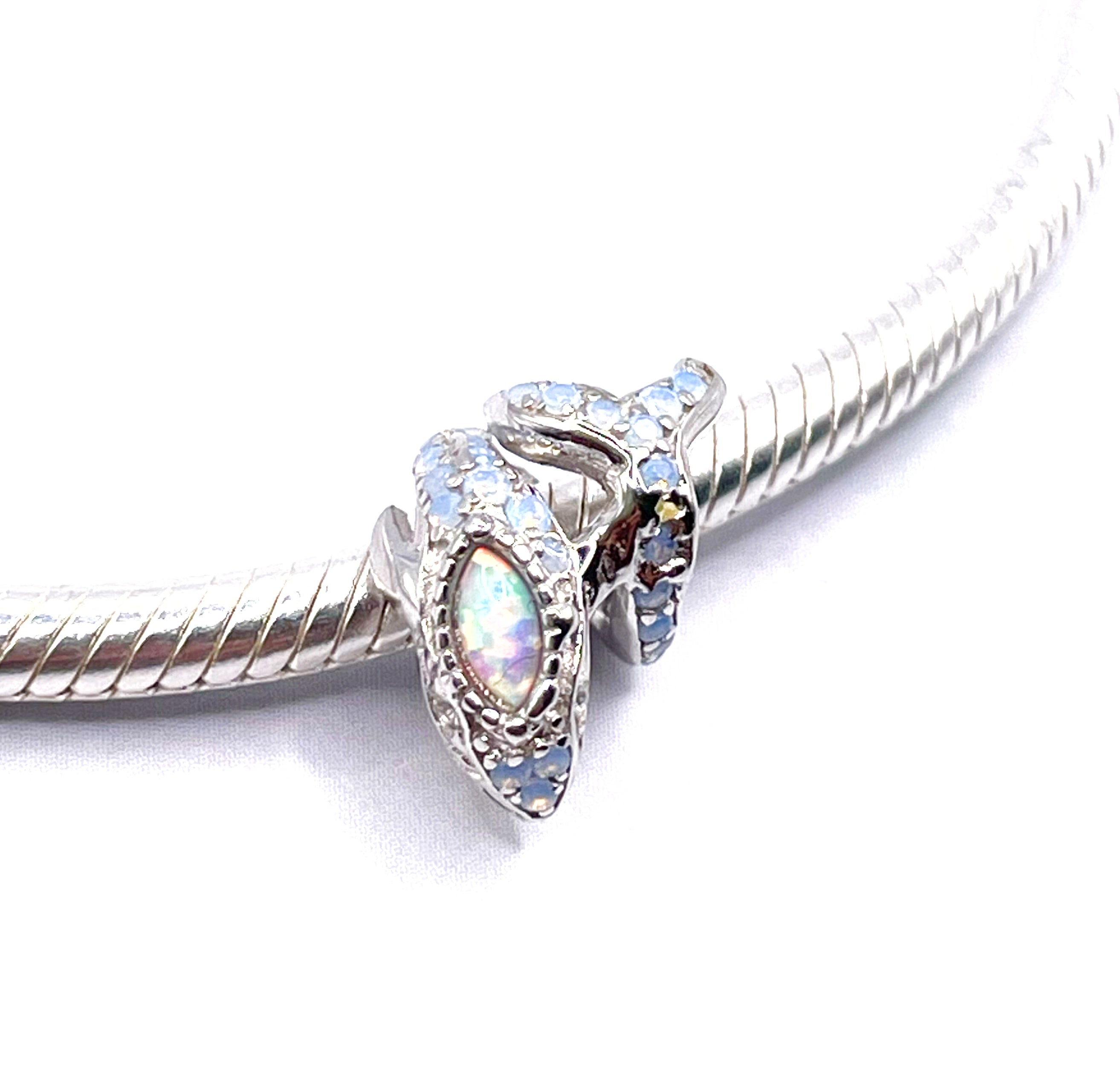 Charm Ballena azul de circonias celestes