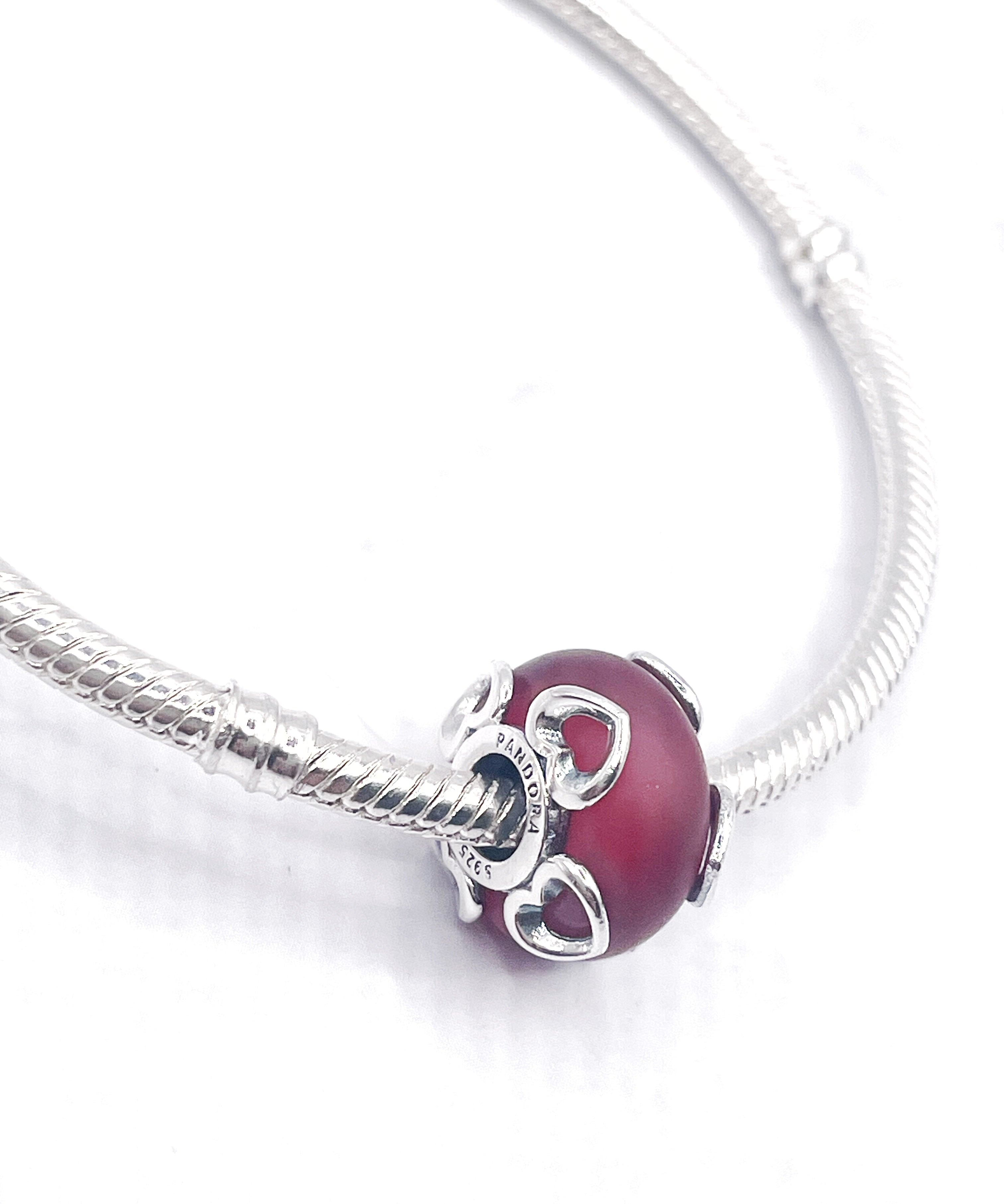Charm Murano corazones rojo mate