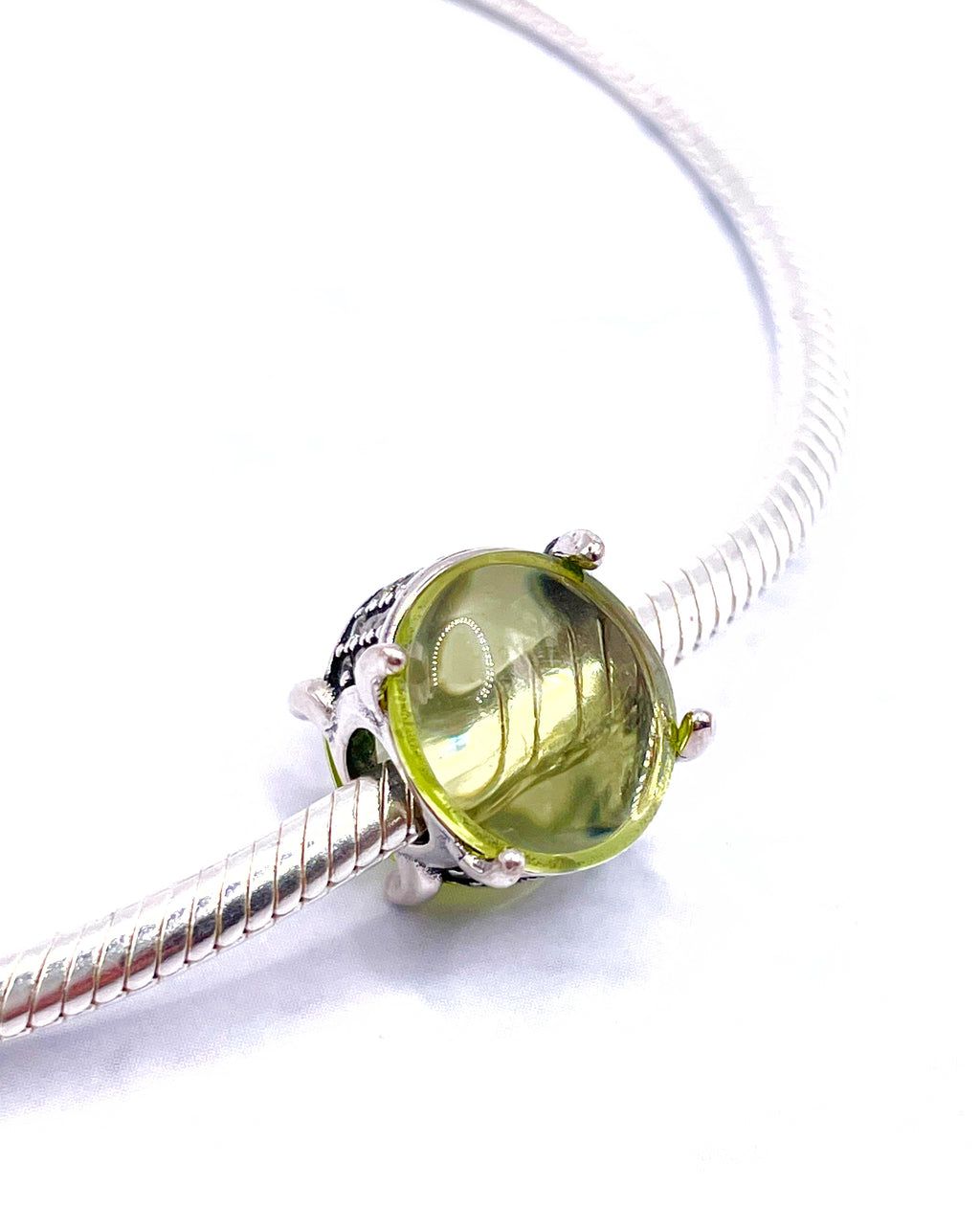 Charm Cabujón ovalado verde