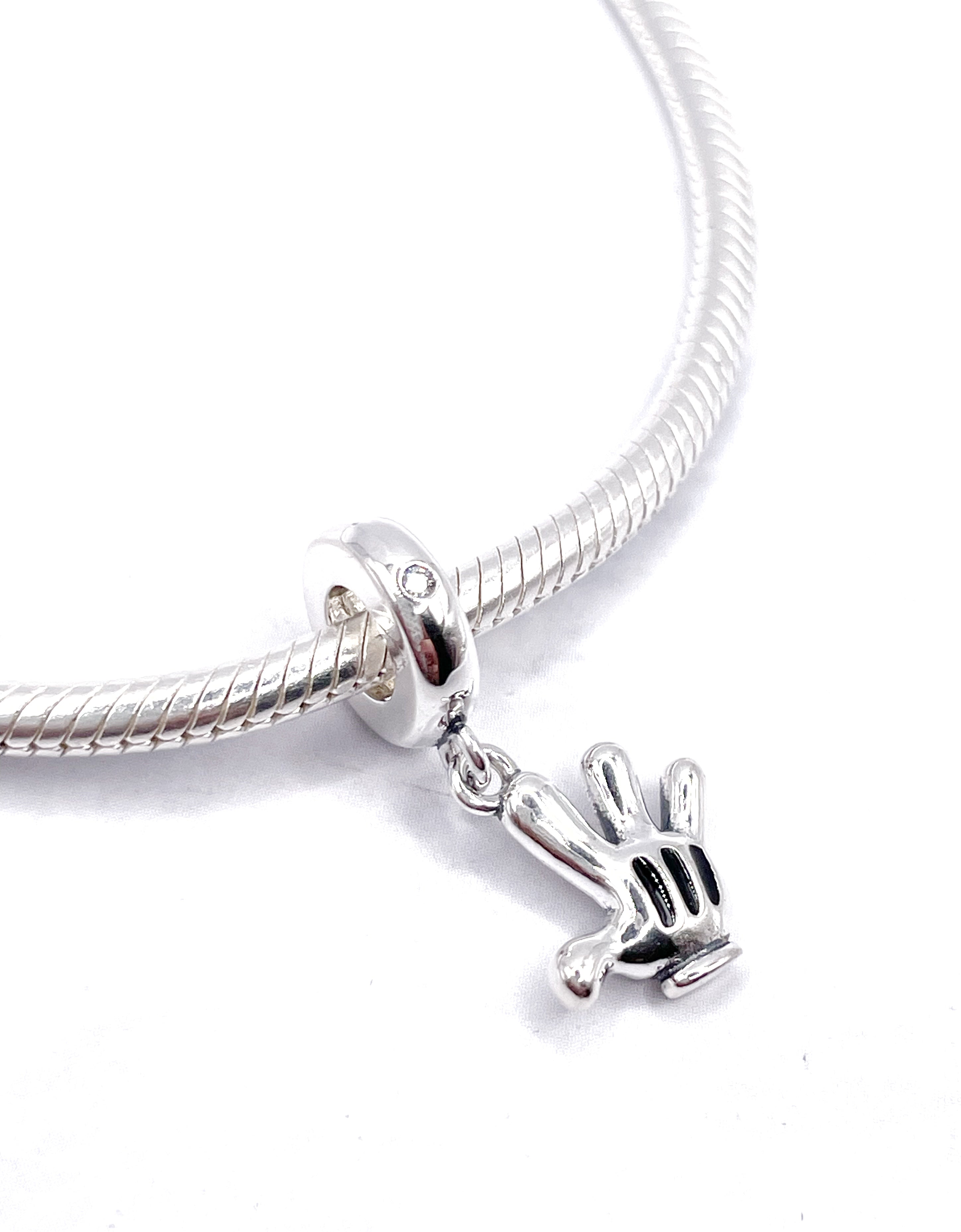 Charm Mano Mickey