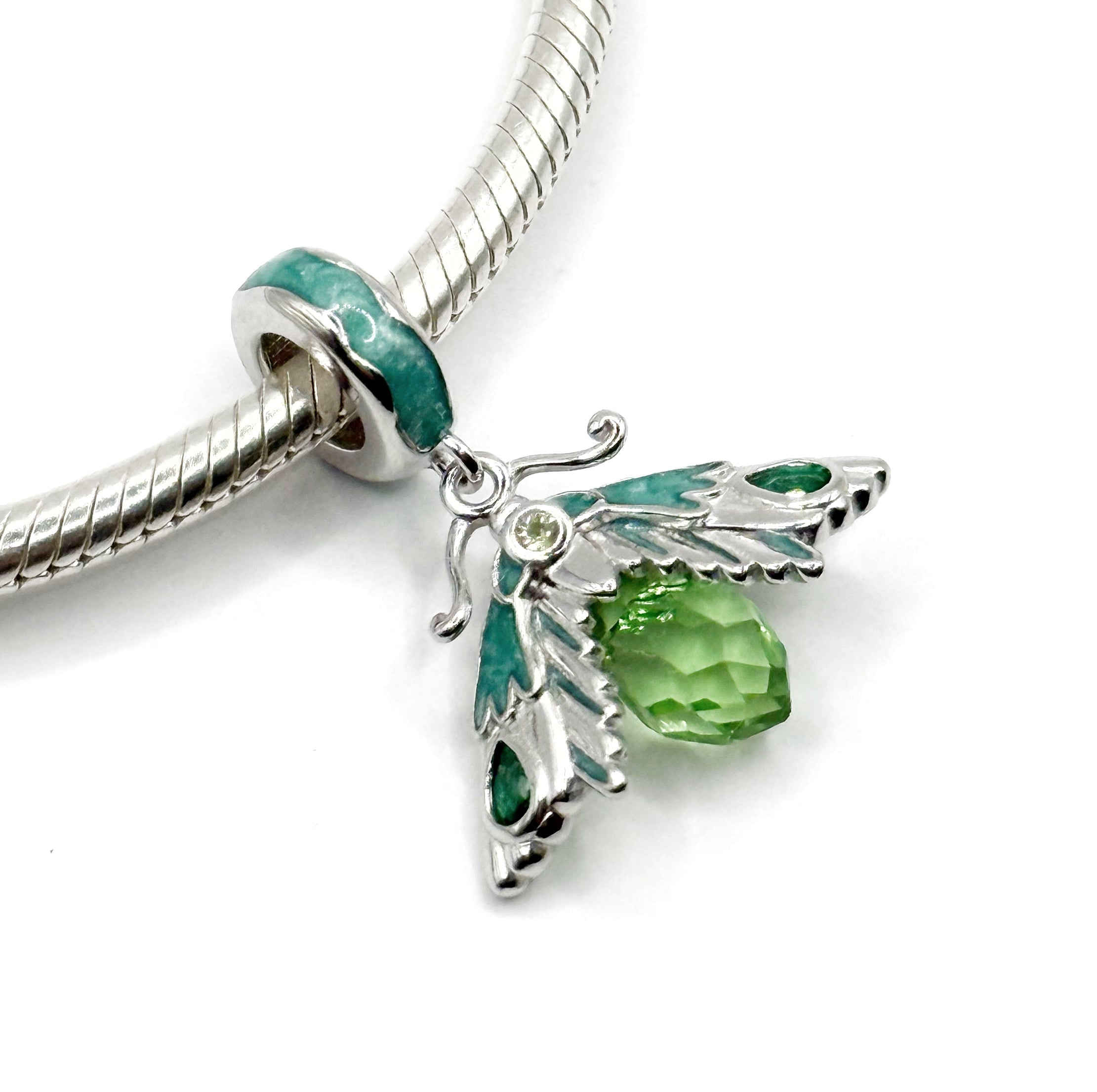 Charm Polilla con circonia y esmaltado verde