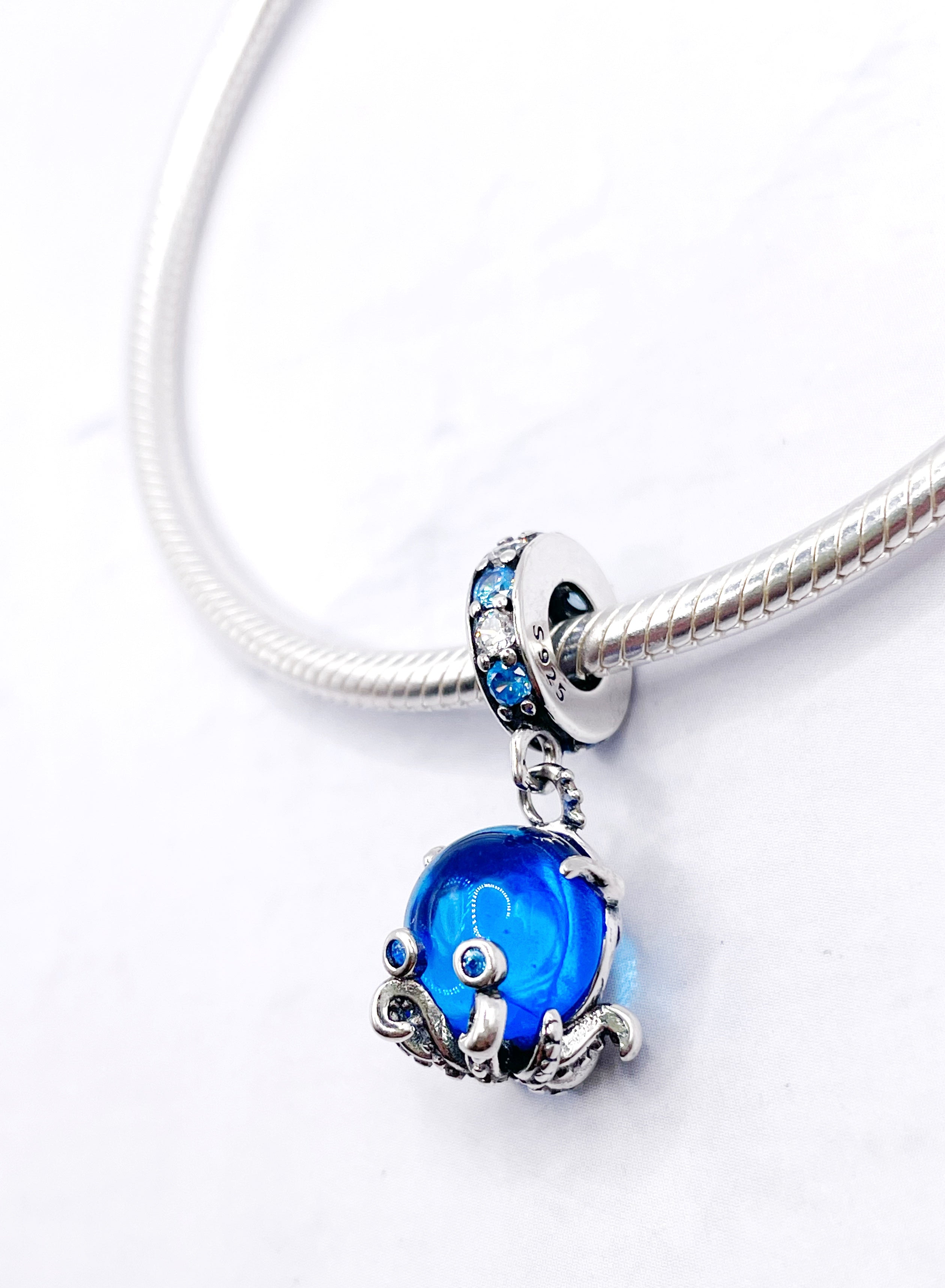 Charm Pulpo azul