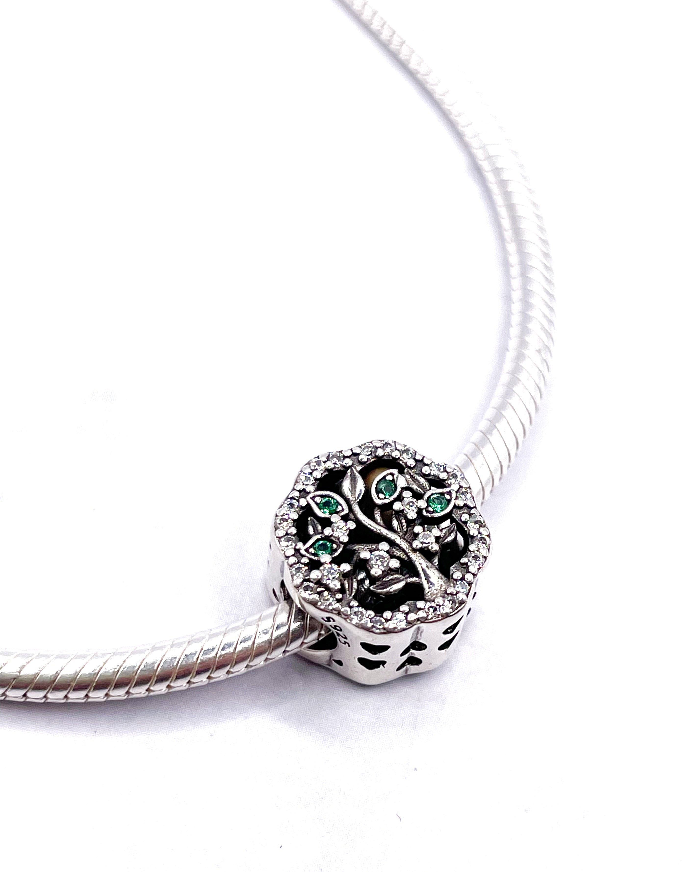 Charm Flor árbol de la vida con circonias