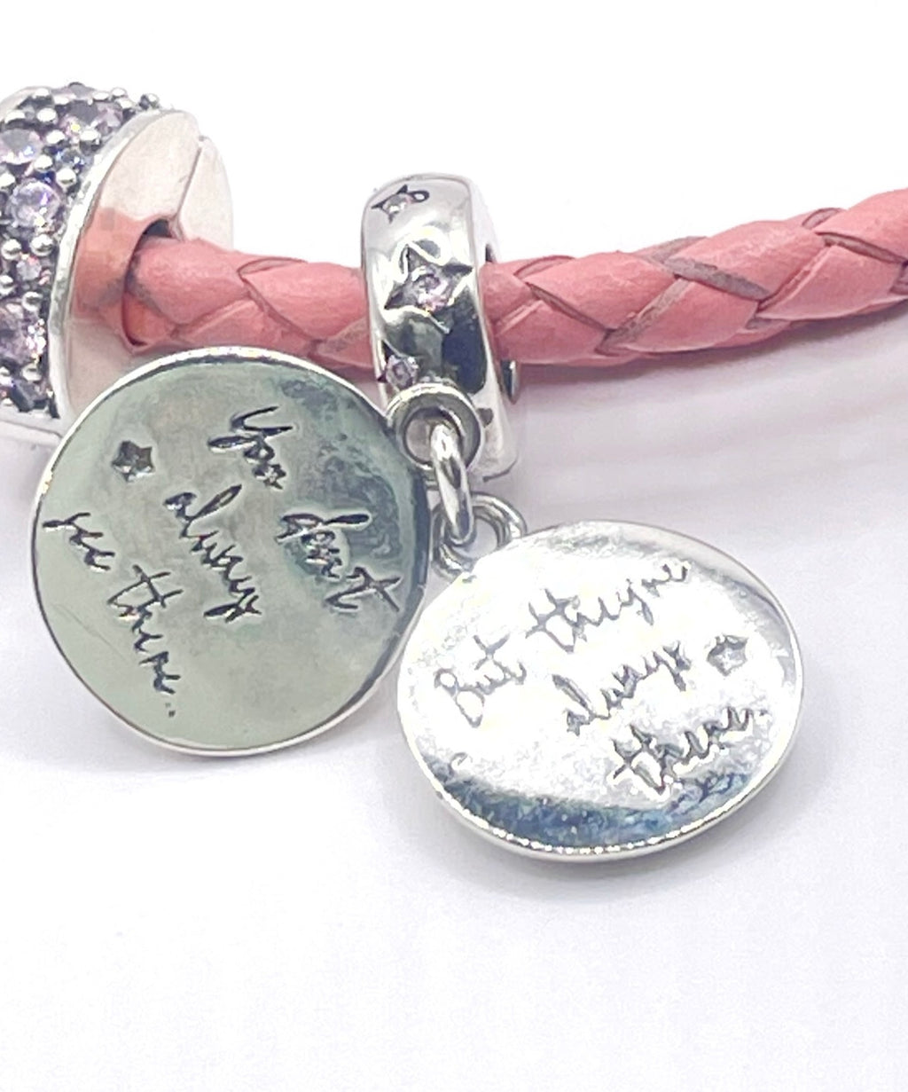 Charm medalla “Hermanas” con leyenda interior