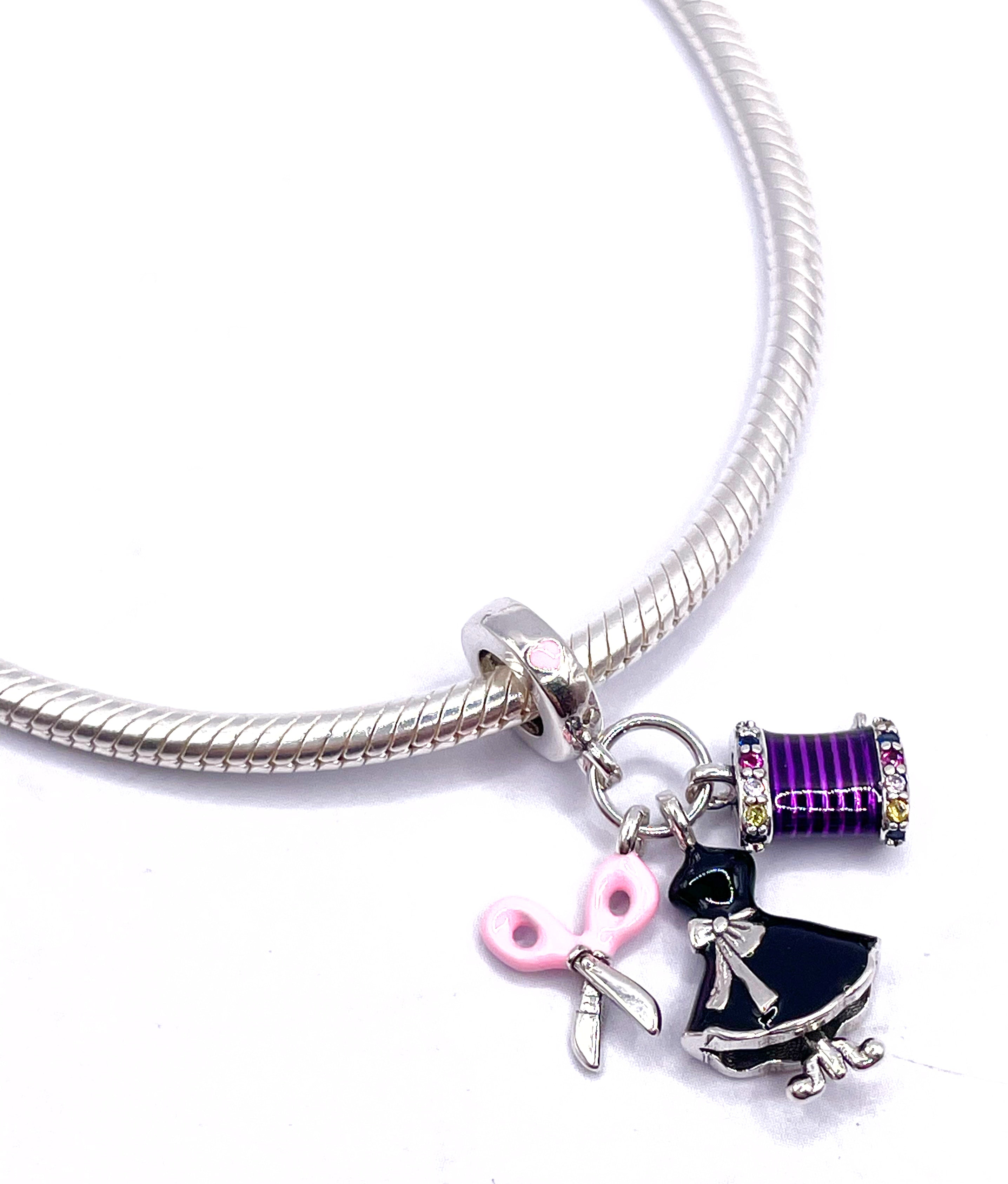 Charm Tijera, vestido, hilo