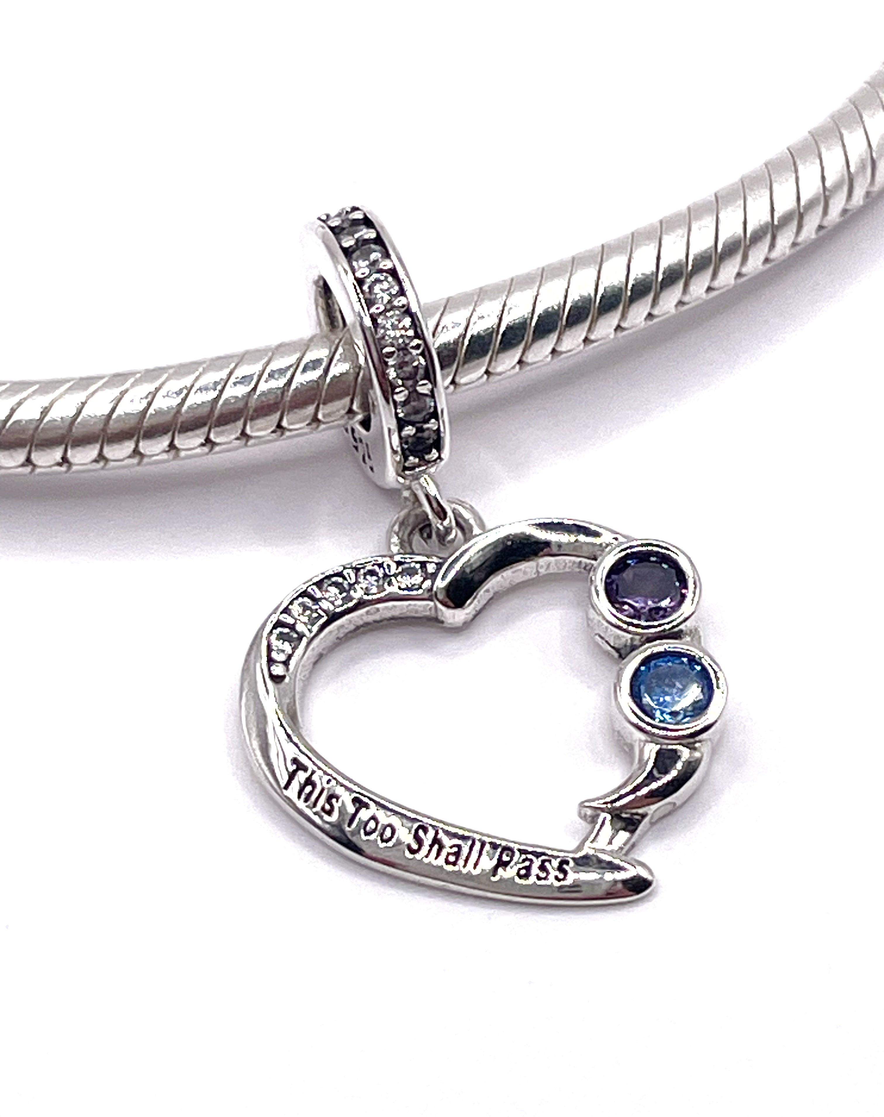 Charm Corazón Punto y coma