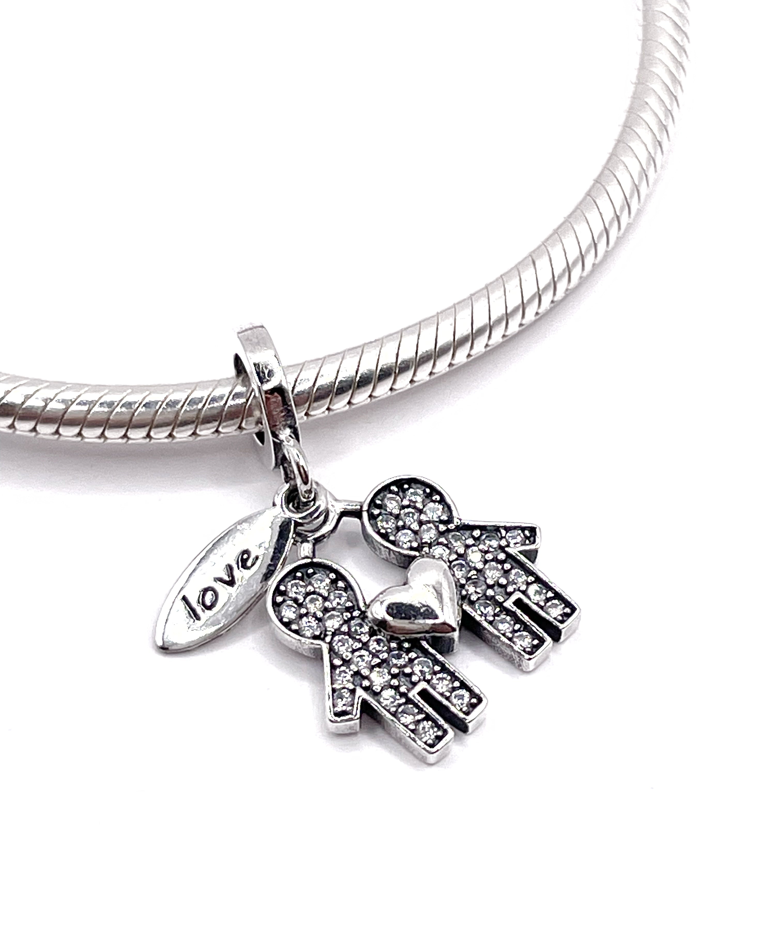 Charm Pareja dos chicos “Amor”