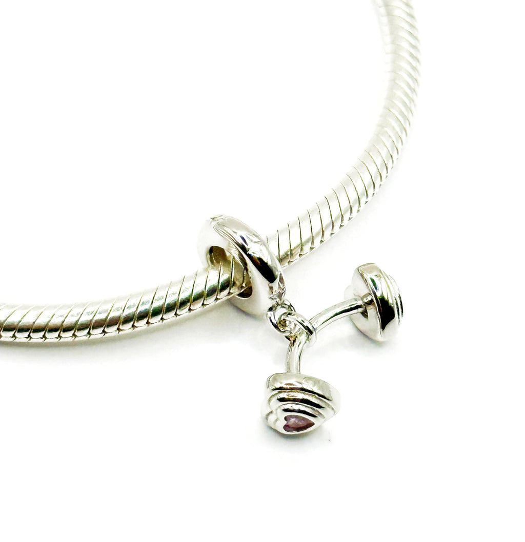 Charm Pesas con corazones rosados