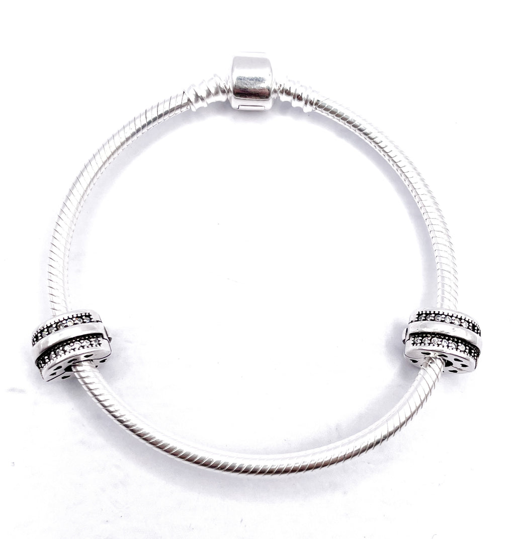 Charms Par de Fijadores clip con bordes de circonias blancas