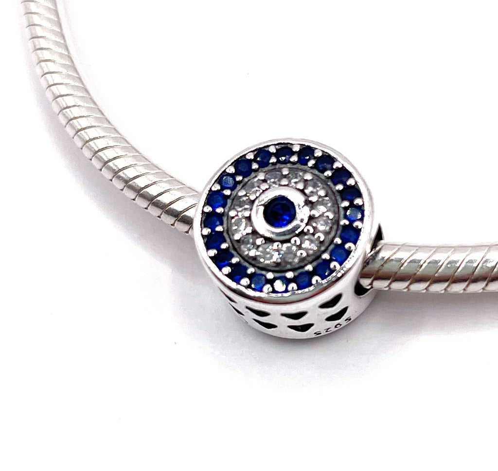 Charm Ojo turco de circonias y corazones