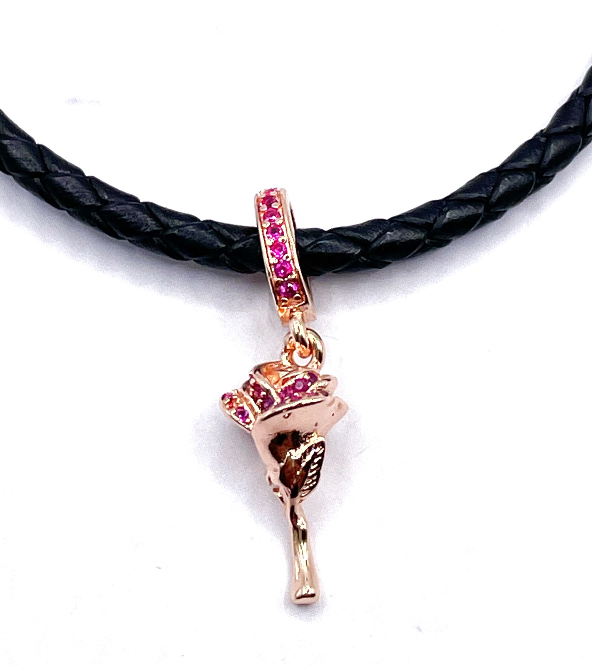Charm Rosa con circonias fucsias rose gold