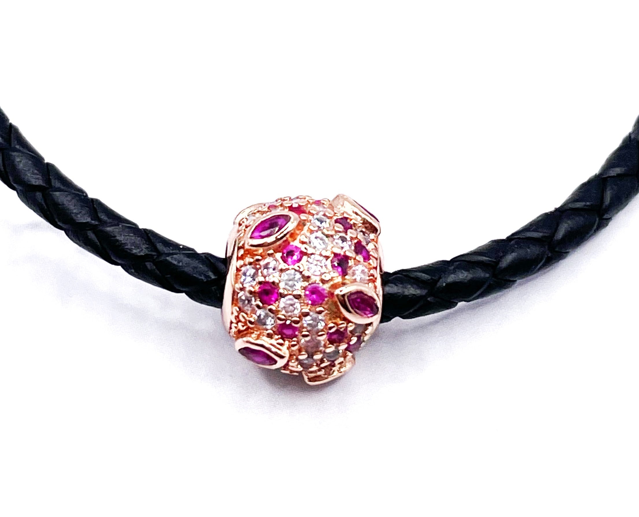 Charm Bolita con circonias fucsias y blancas rose gold