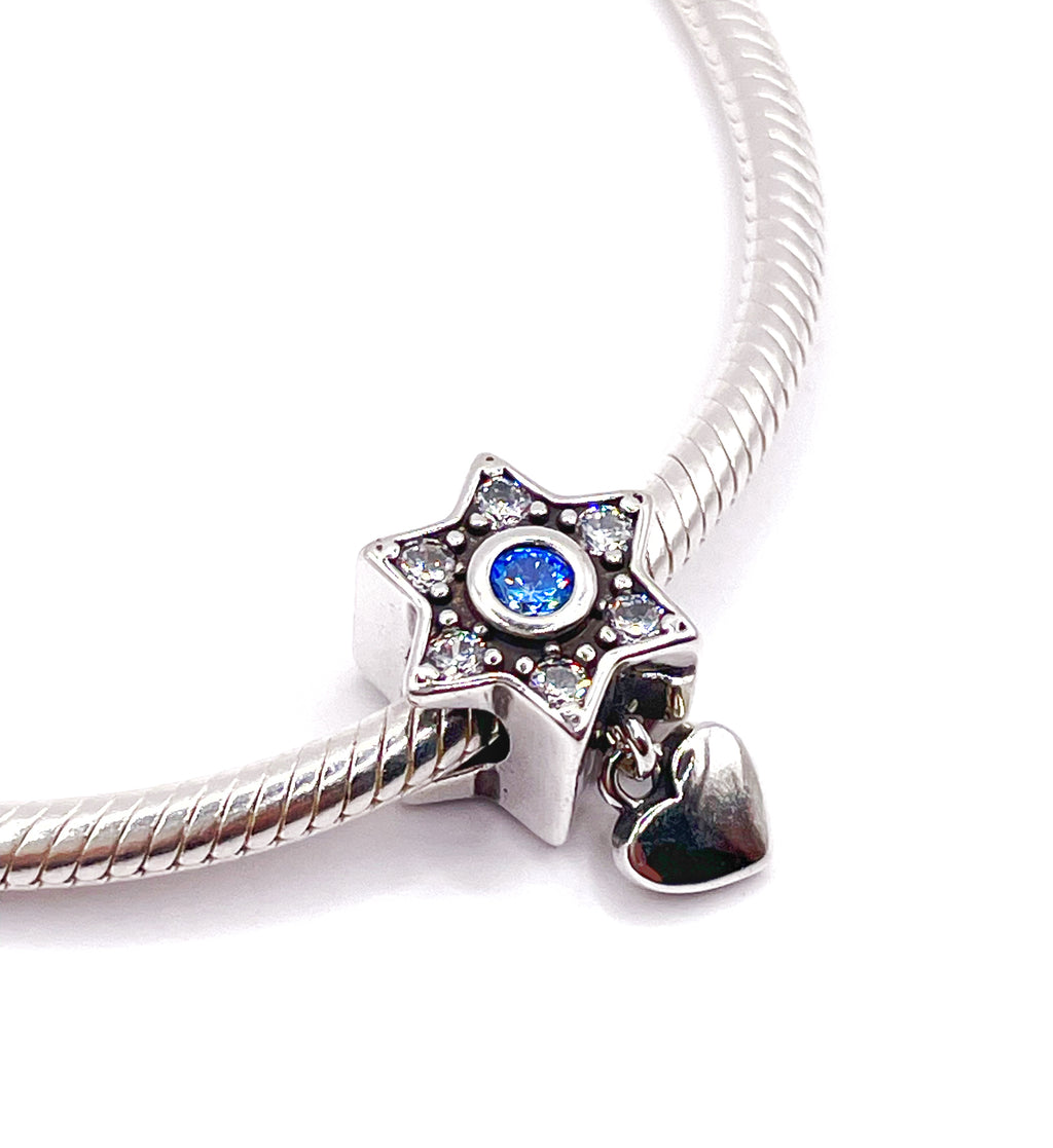 Charm Estrella celeste y corazón colgante