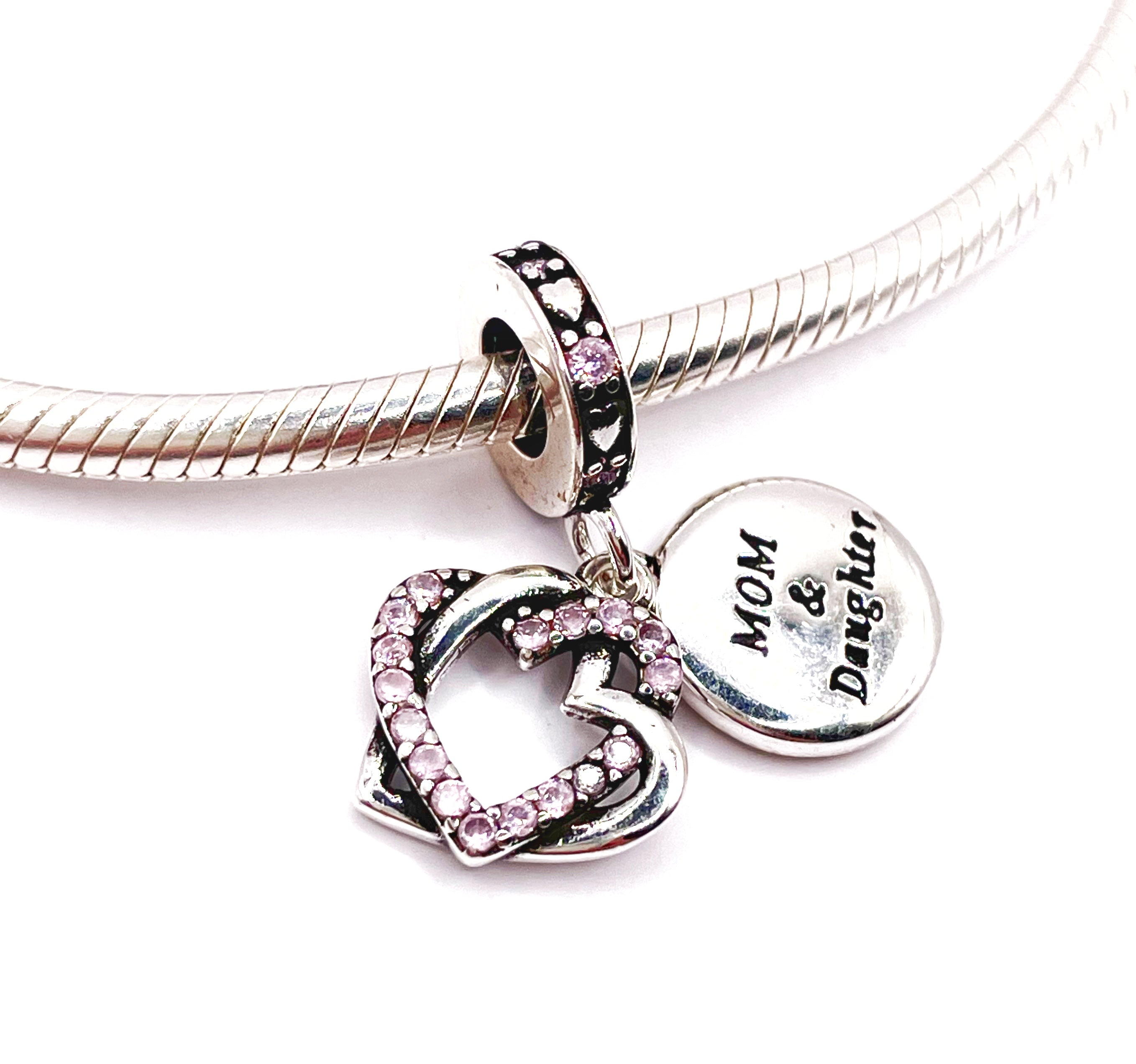 Charm Medalla Madre e hija corazones entrelazados