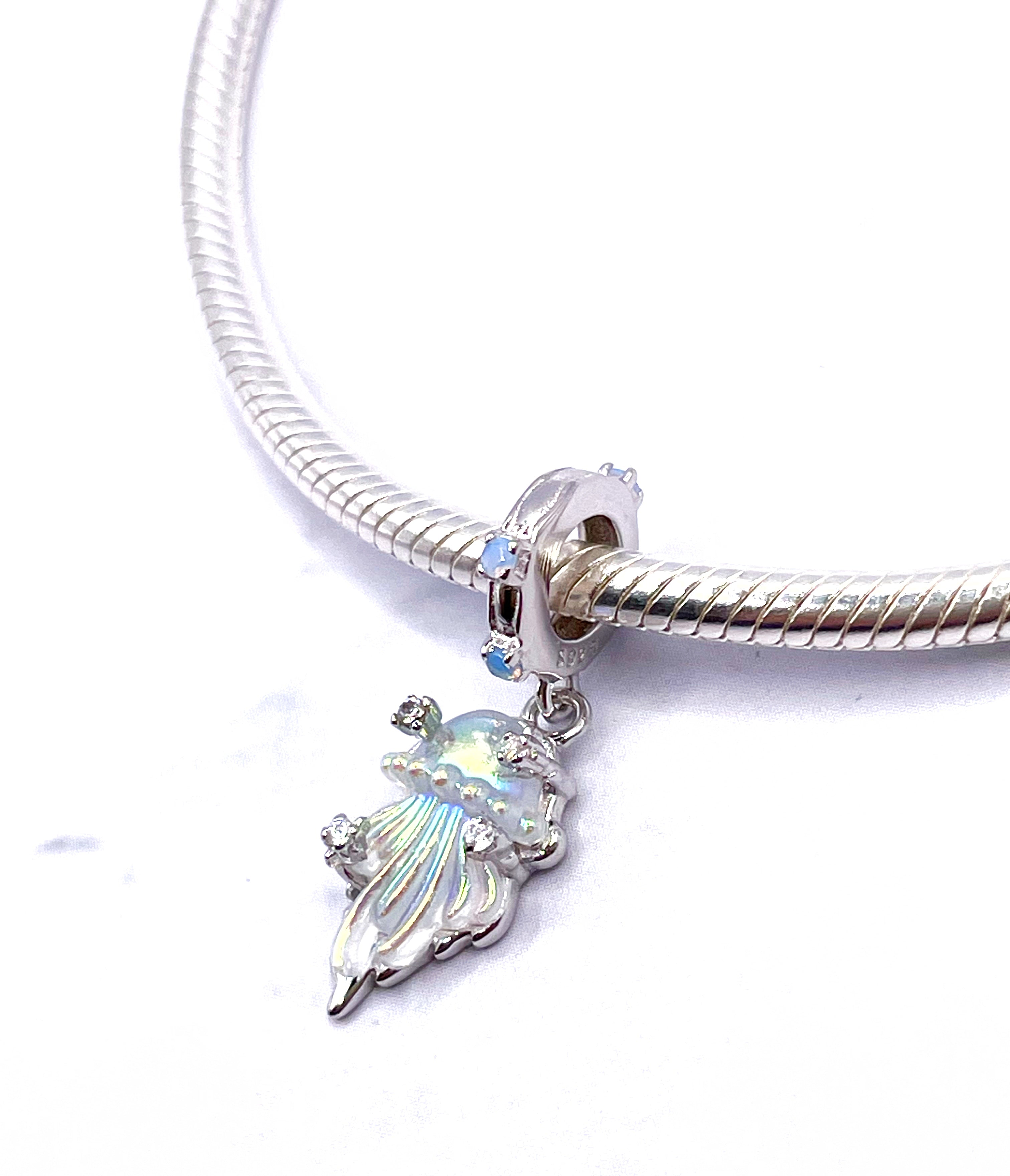 Charm Medusa tornasolada