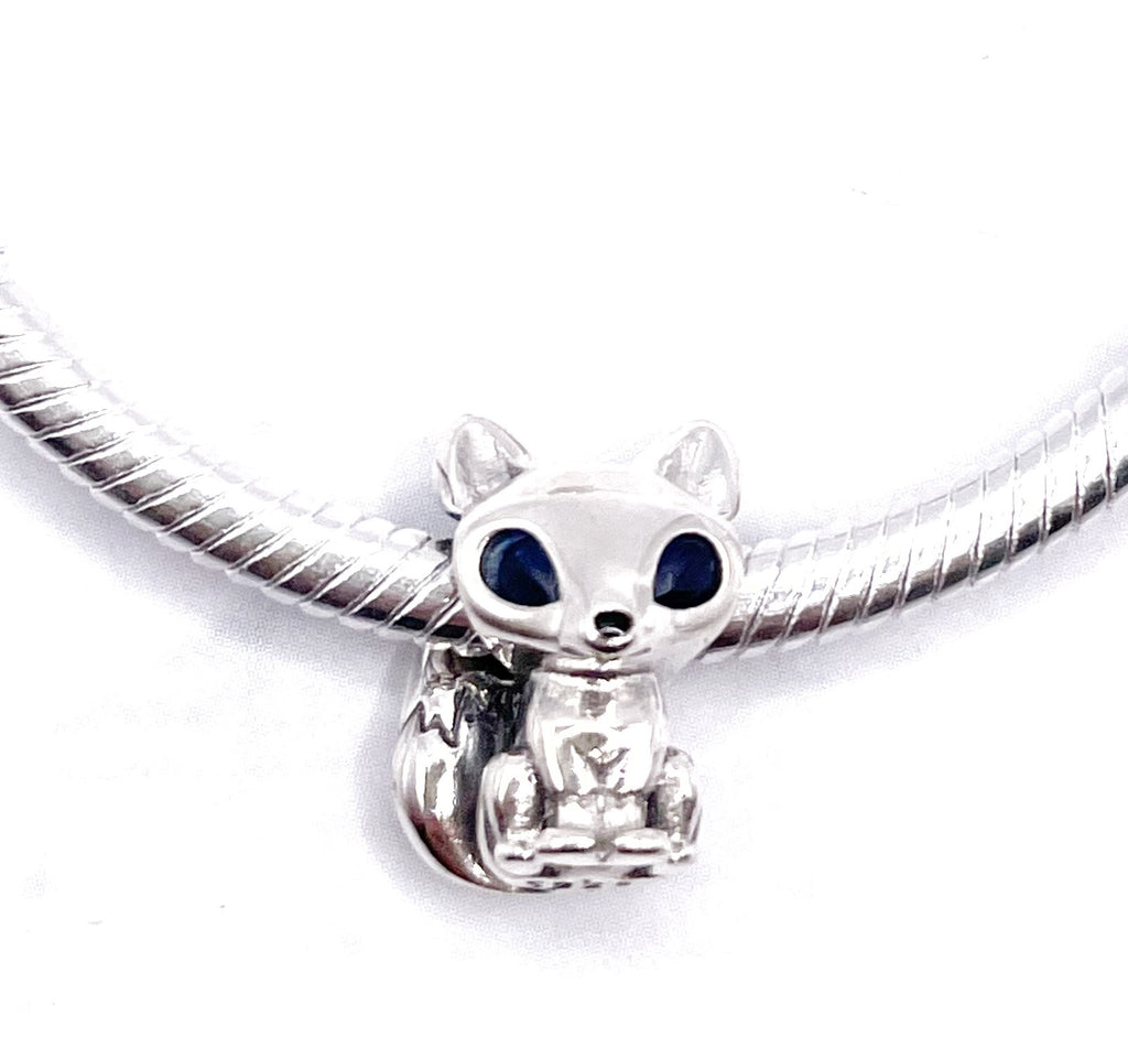 Charm Zorro de ojos azules