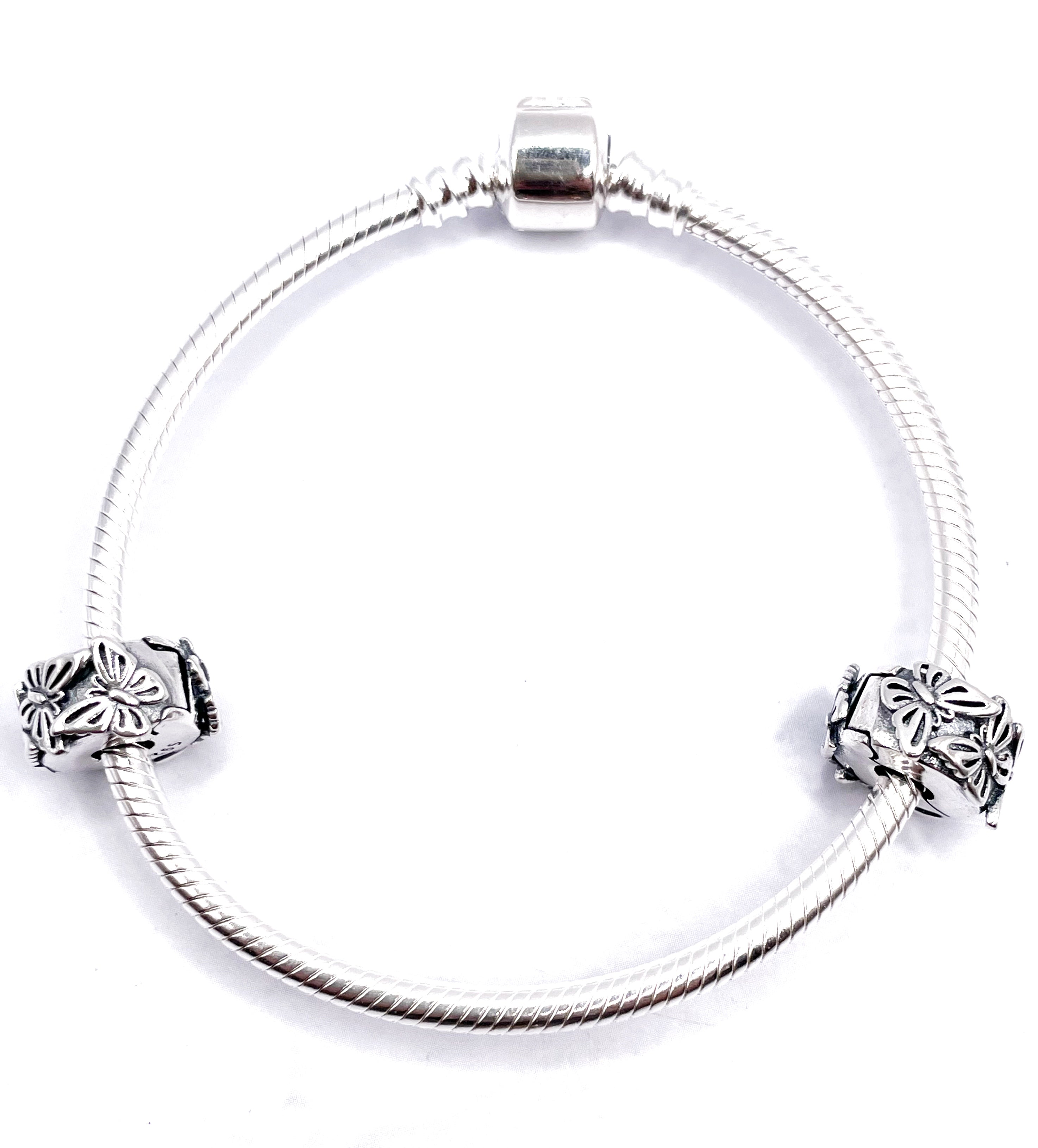 Charms Par de Fijadores clip de mariposas caladas