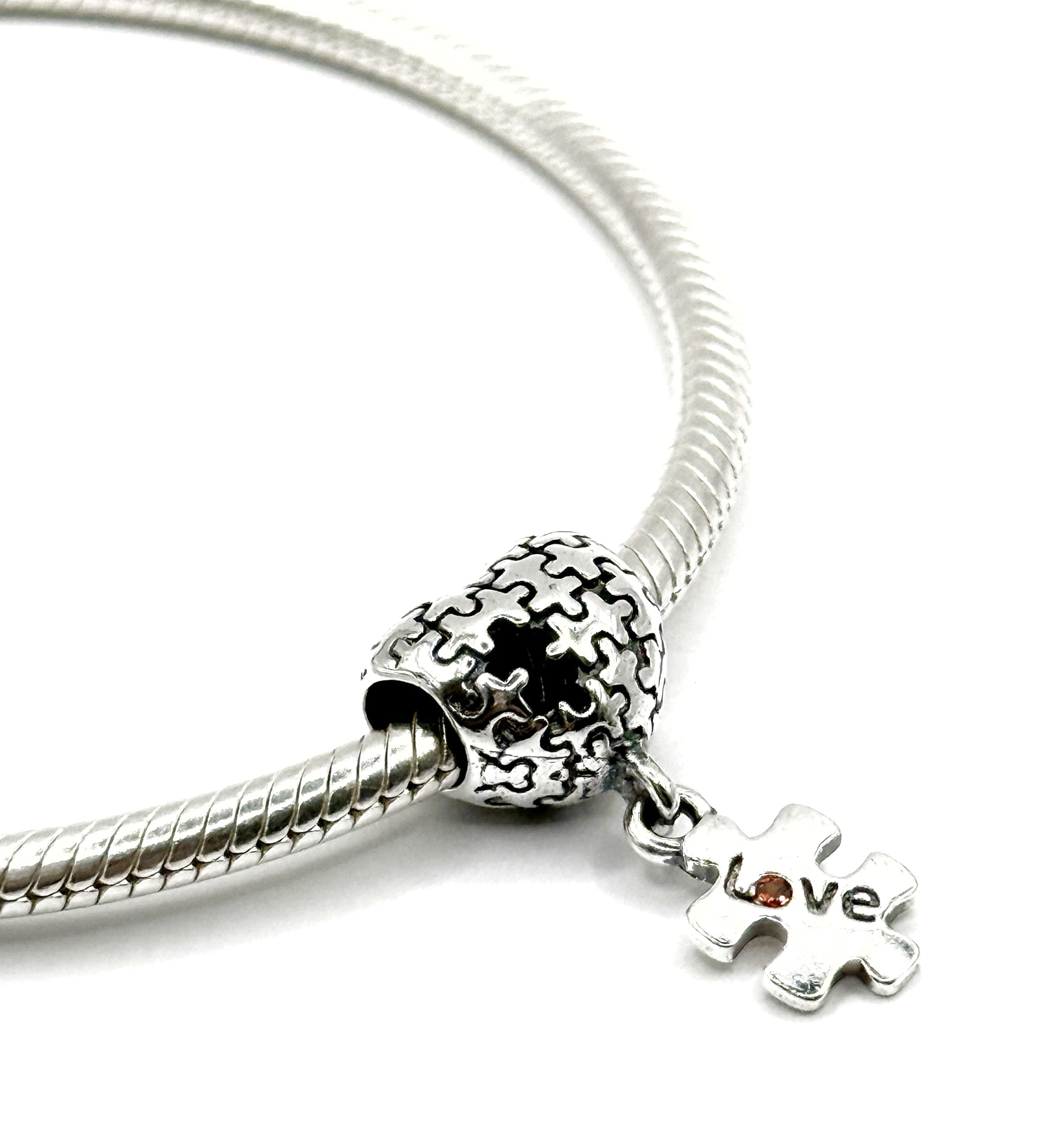 Charm Puzzle corazón con pieza Love
