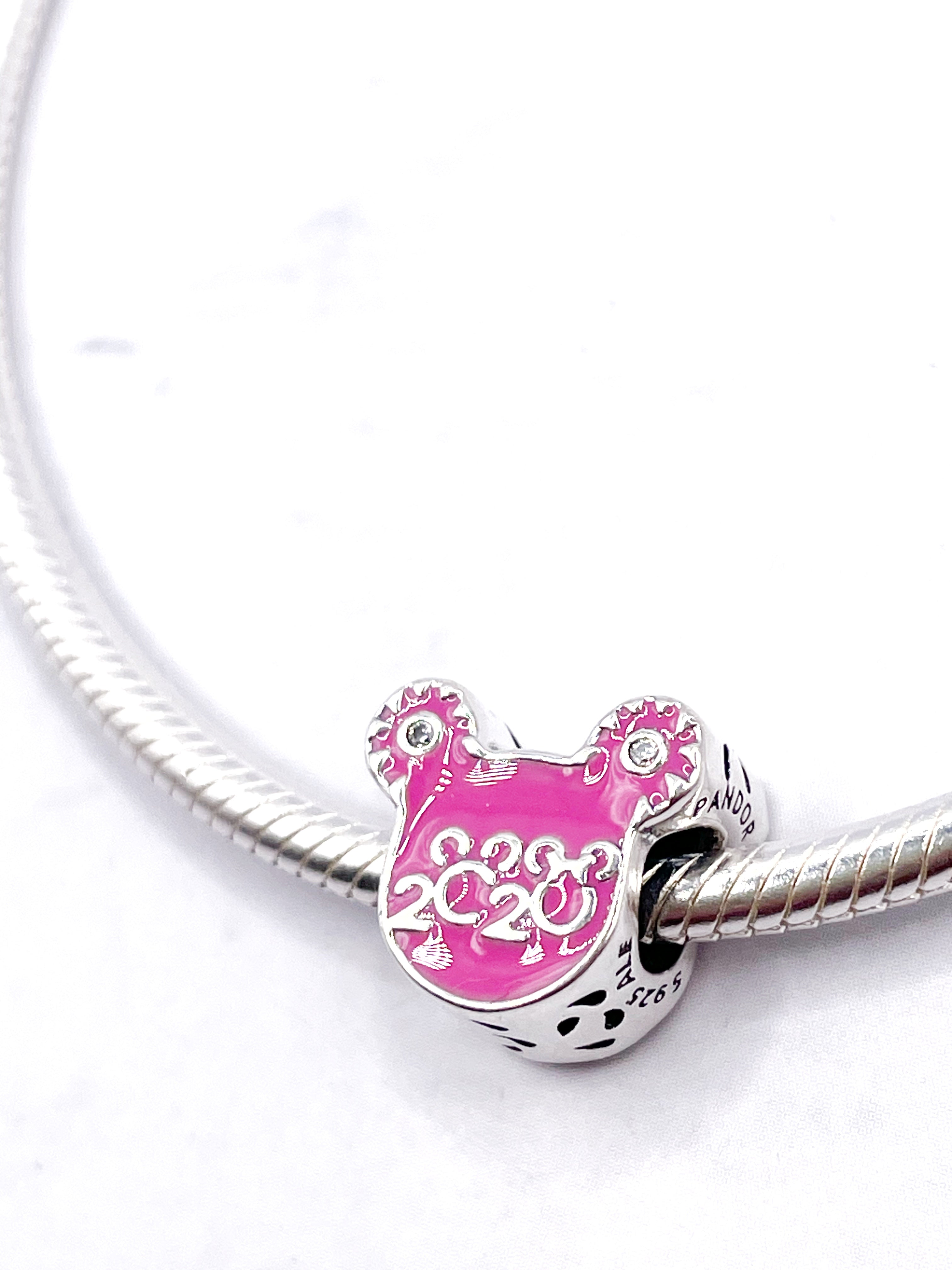 Charm Castillo Disney rosado con orejas 2020