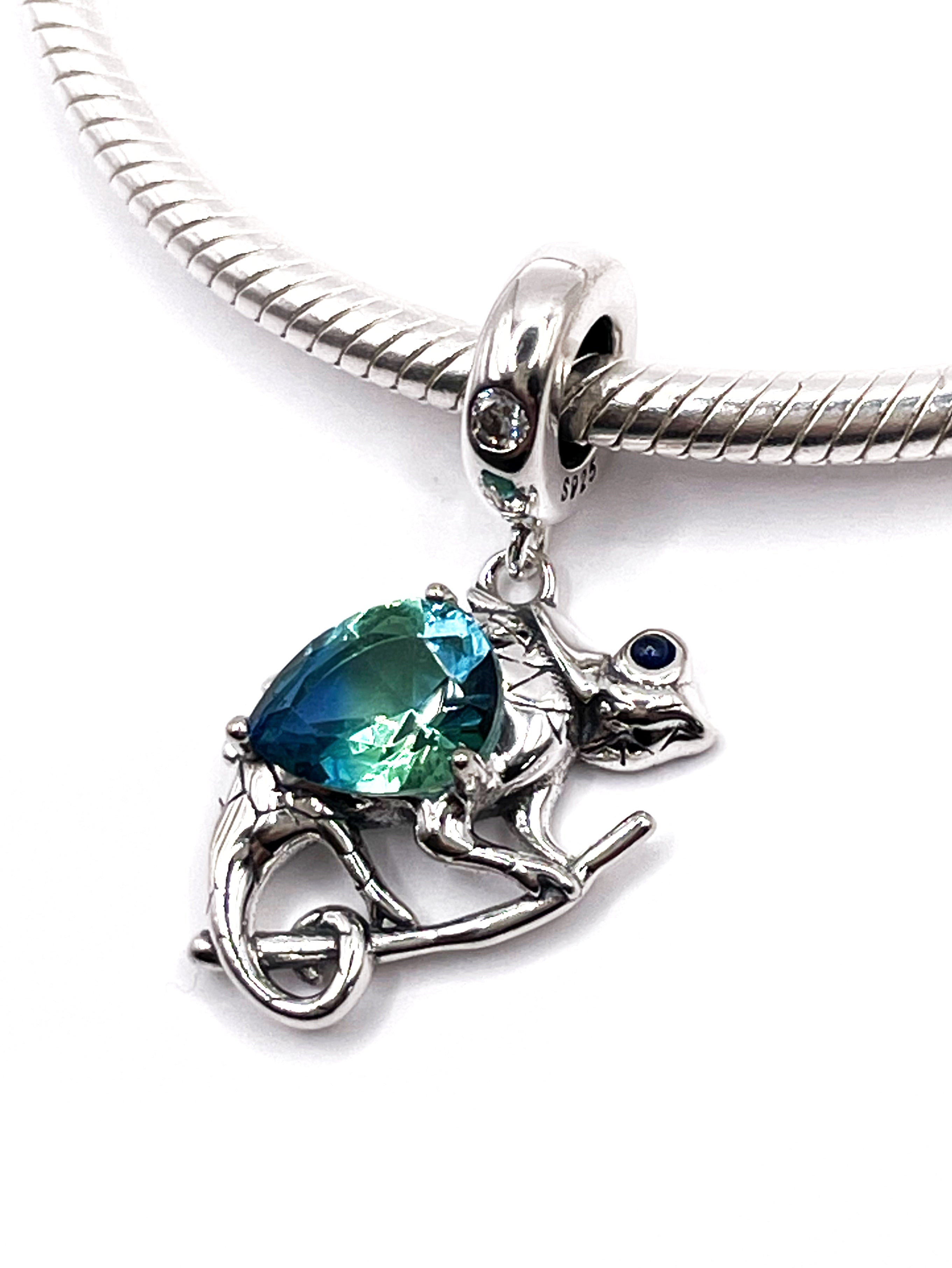 Charm Camaleón con piedra de dos tonos