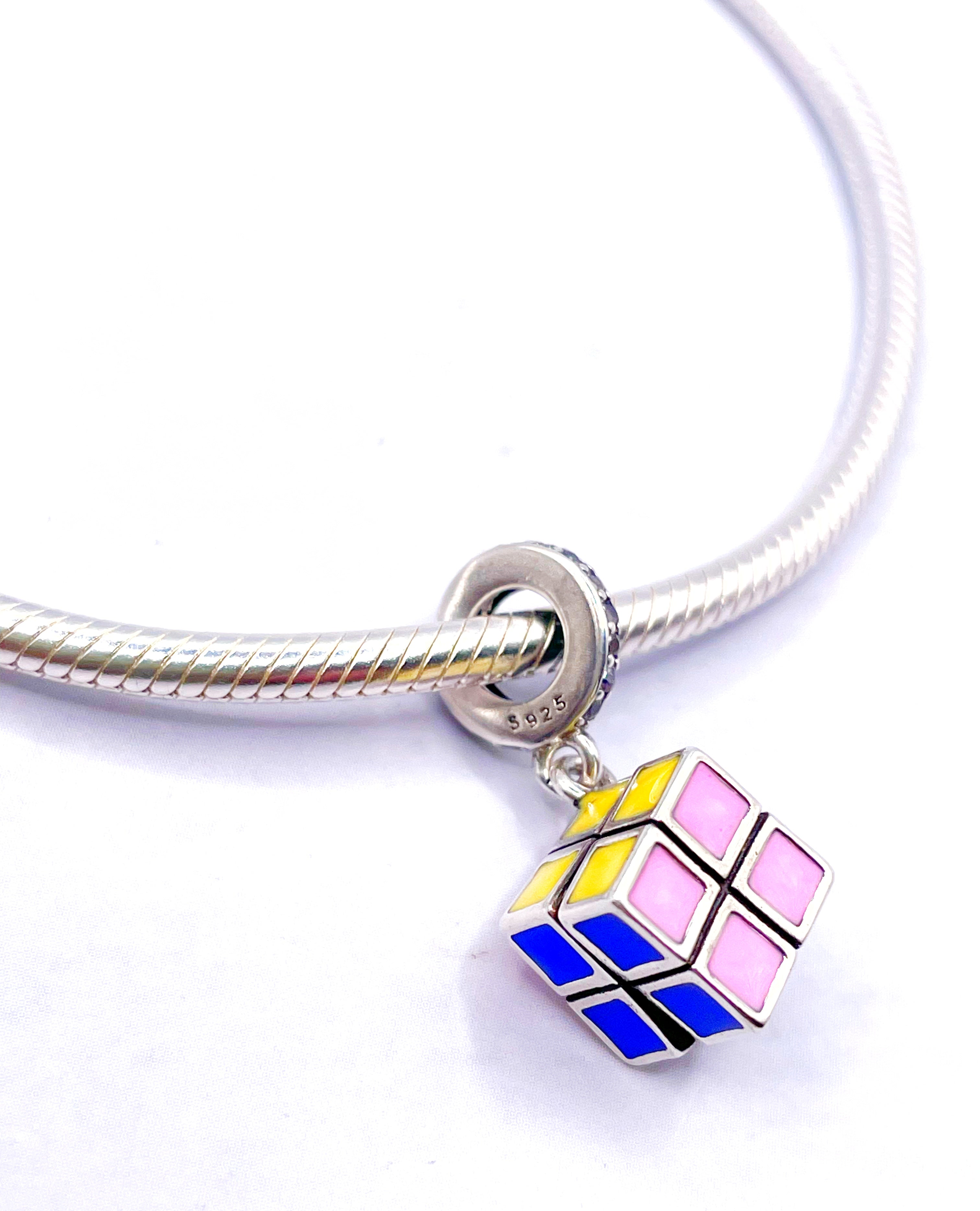 Charm Cubo rubik colgante