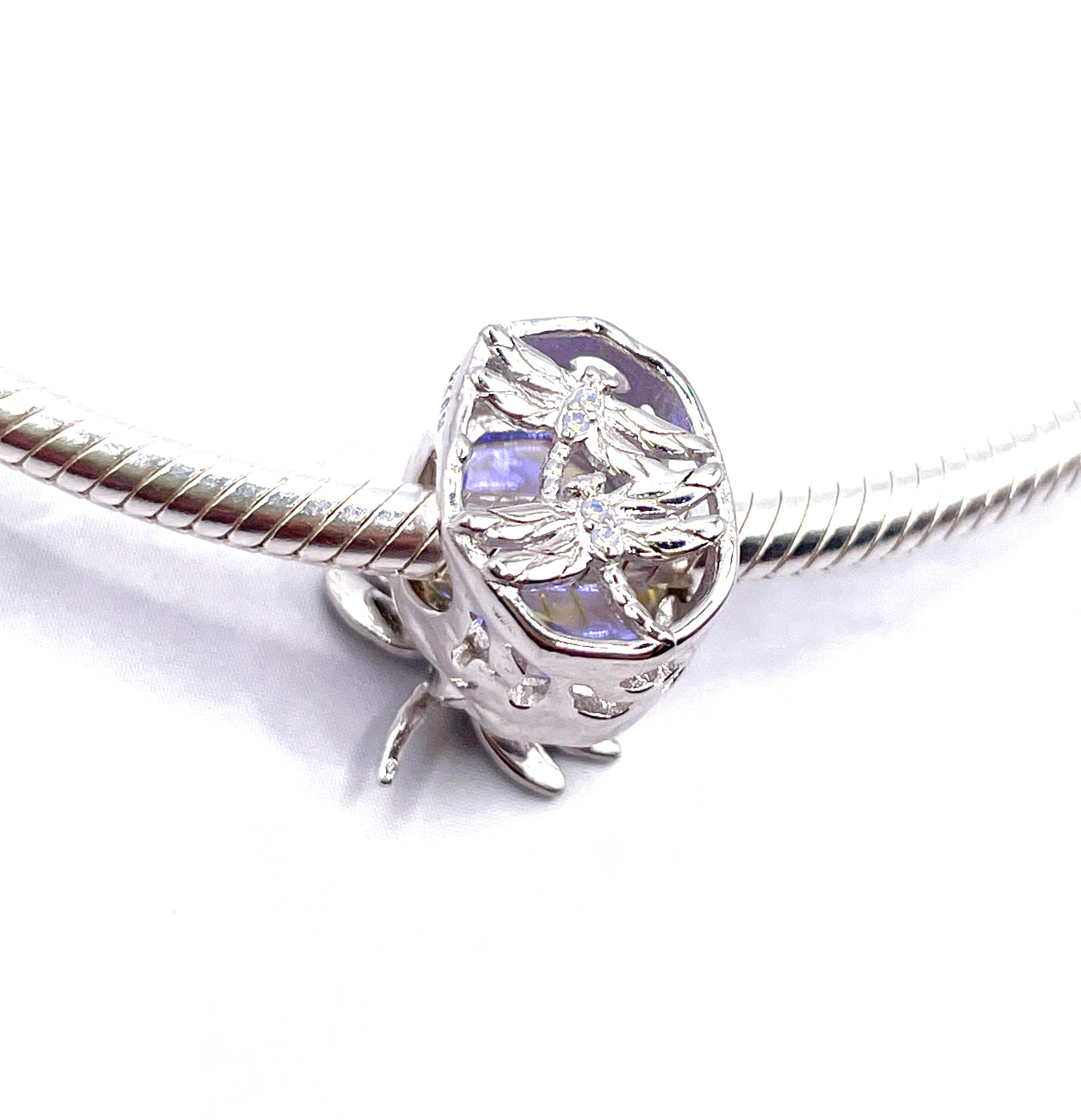 Charm Libélulas en piedra tornasolada