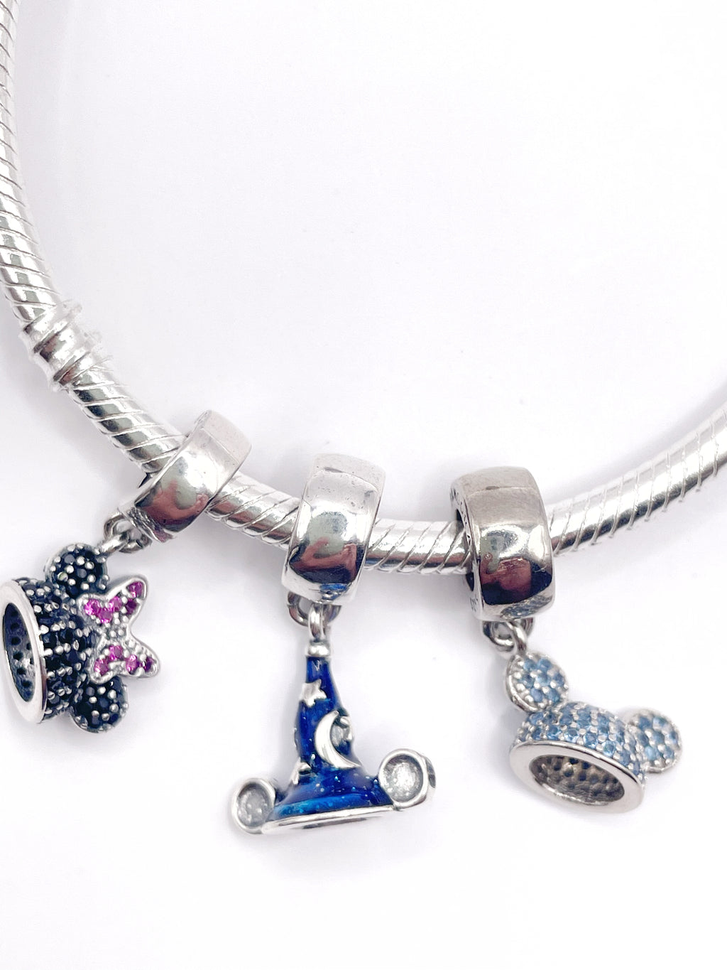 Charm Gorro Mickey circonias celestes