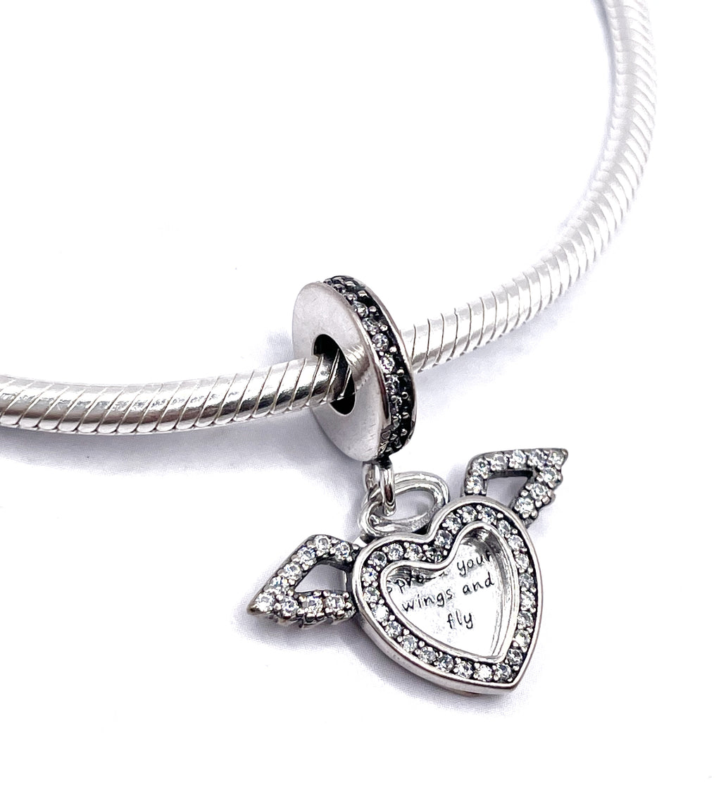 Charm Medalla angel “Abre tus alas y vuela”