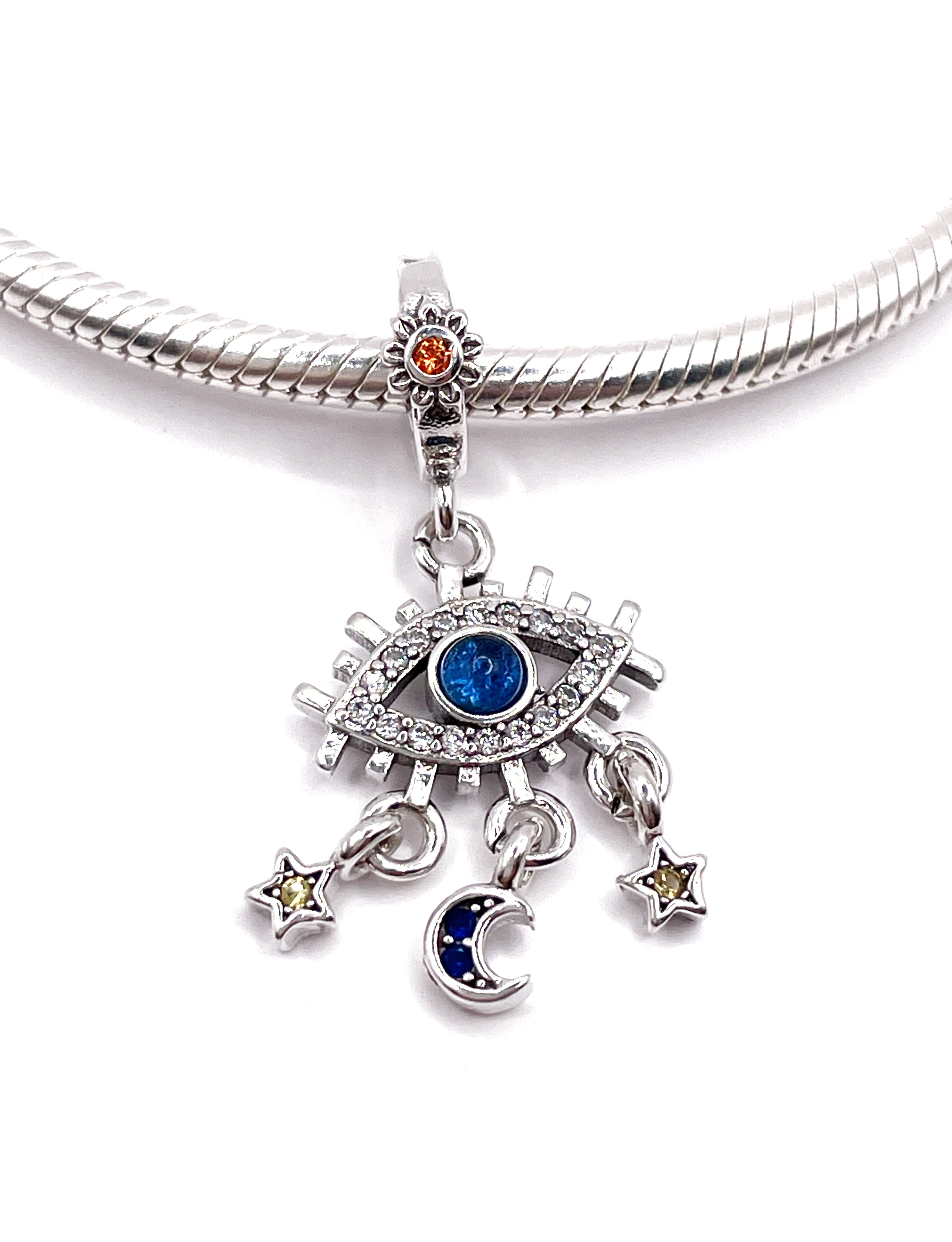 Charm Ojo turco con Luna y estrellas colgantes