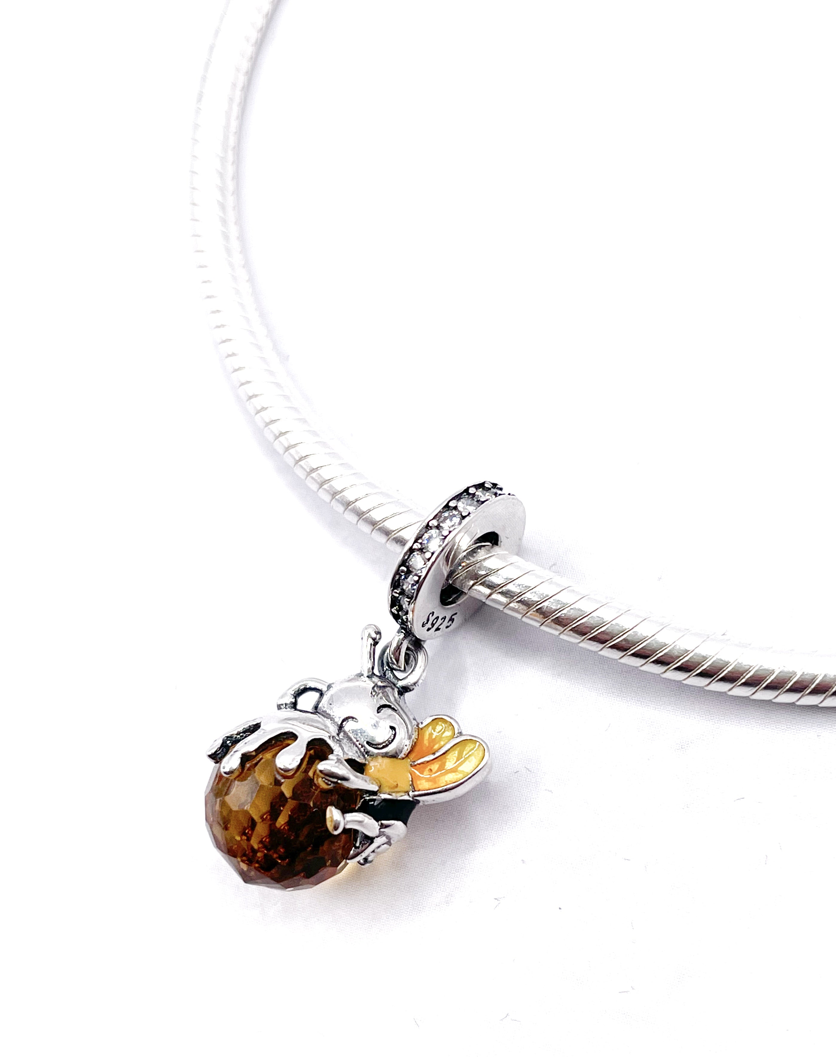 Charm Abejita y miel