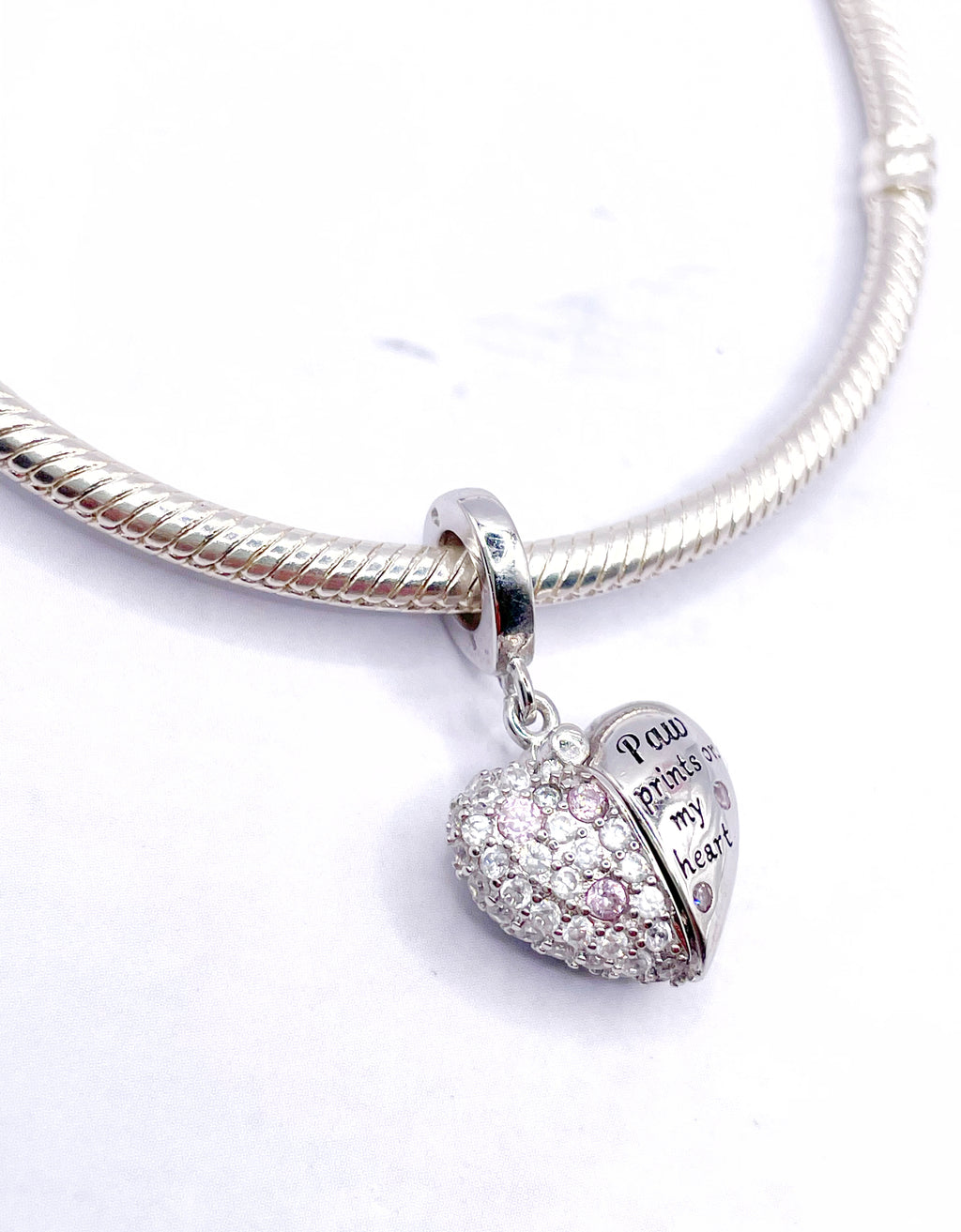 Charm Corazón imantado con huella fucsia dentro