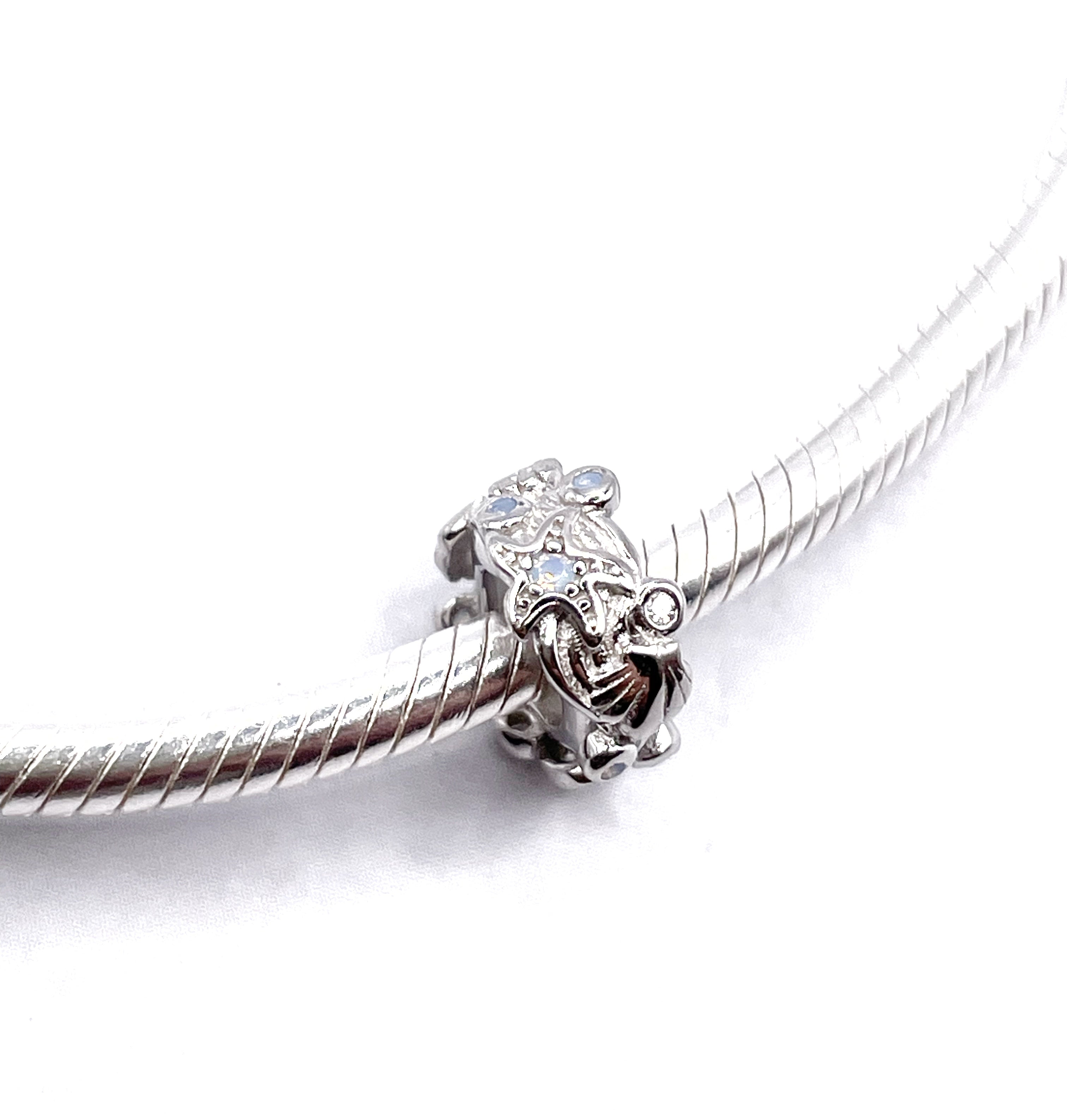 Charms Par de Fijadores marinos con circonias mate