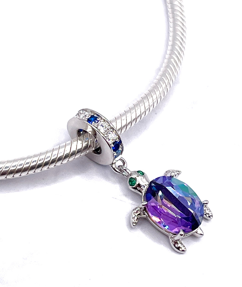 Charm Tortuga violeta tornasolada